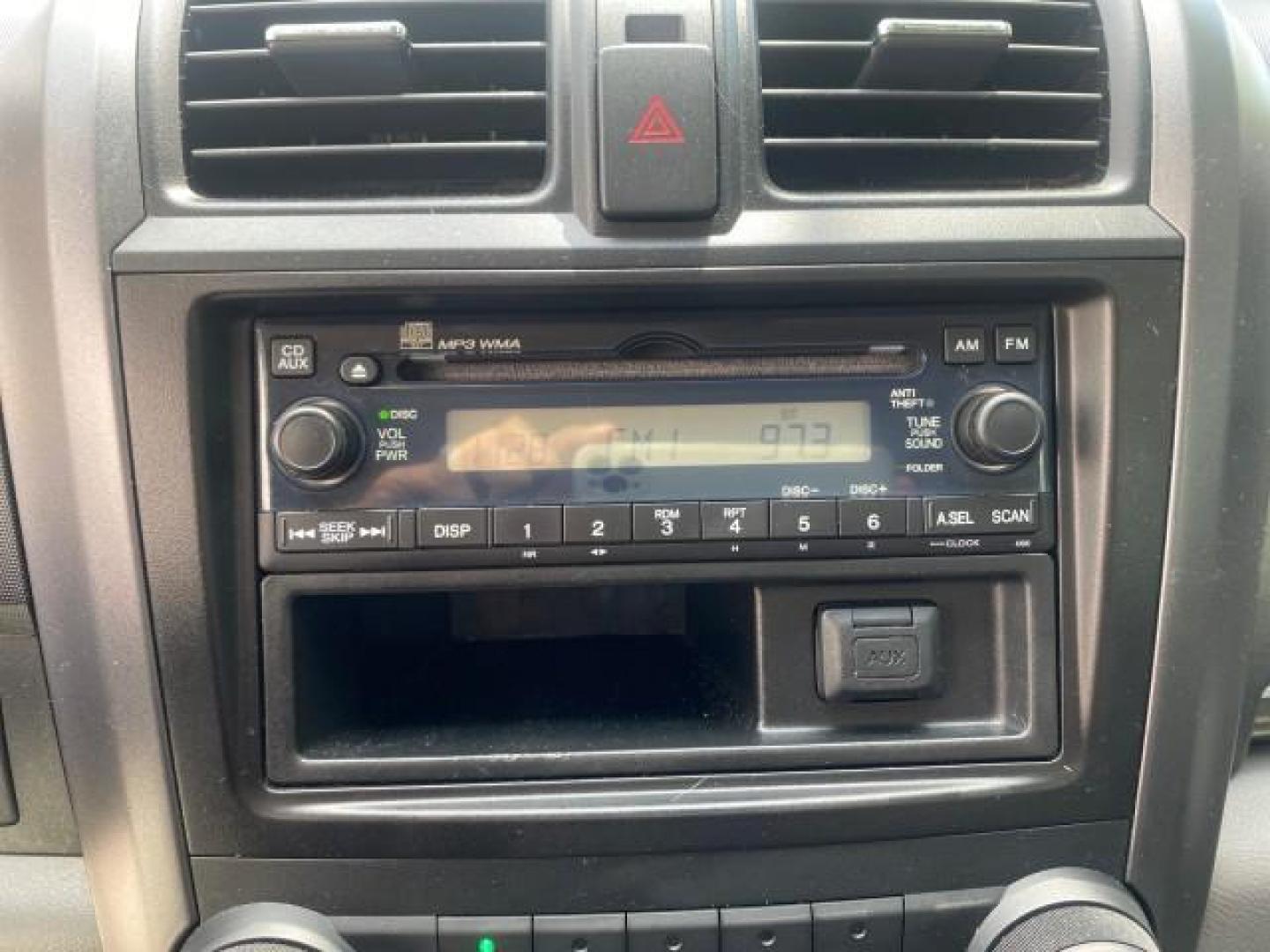 2007 Taffeta White /Gray Honda CR-V LX FL LOW MILES 49,810 (JHLRE38347C) with an 2.4L 4-Cyl Engine engine, Automatic transmission, located at 4701 North Dixie Hwy, Pompano Beach, FL, 33064, (954) 422-2889, 26.240938, -80.123474 - OUR WEBPAGE FLORIDACARS1.COM HAS OVER 100 PHOTOS AND FREE CARFAX LINK 2007 HONDA CR-V LX VIN: JHLRE38347C018084 J H L R E 3 8 3 4 7 C 0 1 8 0 8 4 4 DOOR WAGON/SPORT UTILITY 2.4L I4 F DOHC 16V 30 MPG GASOLINE FRONT WHEEL DRIVE Top Features Cloth Seats Basic Features ABS Brakes Auxiliary Audio Input P - Photo#43