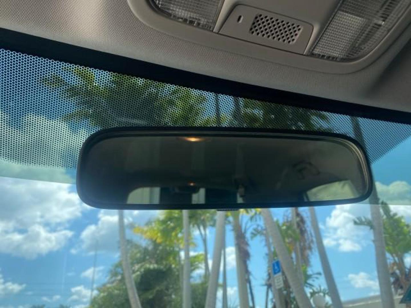 2007 Taffeta White /Gray Honda CR-V LX FL LOW MILES 49,810 (JHLRE38347C) with an 2.4L 4-Cyl Engine engine, Automatic transmission, located at 4701 North Dixie Hwy, Pompano Beach, FL, 33064, (954) 422-2889, 26.240938, -80.123474 - OUR WEBPAGE FLORIDACARS1.COM HAS OVER 100 PHOTOS AND FREE CARFAX LINK 2007 HONDA CR-V LX VIN: JHLRE38347C018084 J H L R E 3 8 3 4 7 C 0 1 8 0 8 4 4 DOOR WAGON/SPORT UTILITY 2.4L I4 F DOHC 16V 30 MPG GASOLINE FRONT WHEEL DRIVE Top Features Cloth Seats Basic Features ABS Brakes Auxiliary Audio Input P - Photo#47