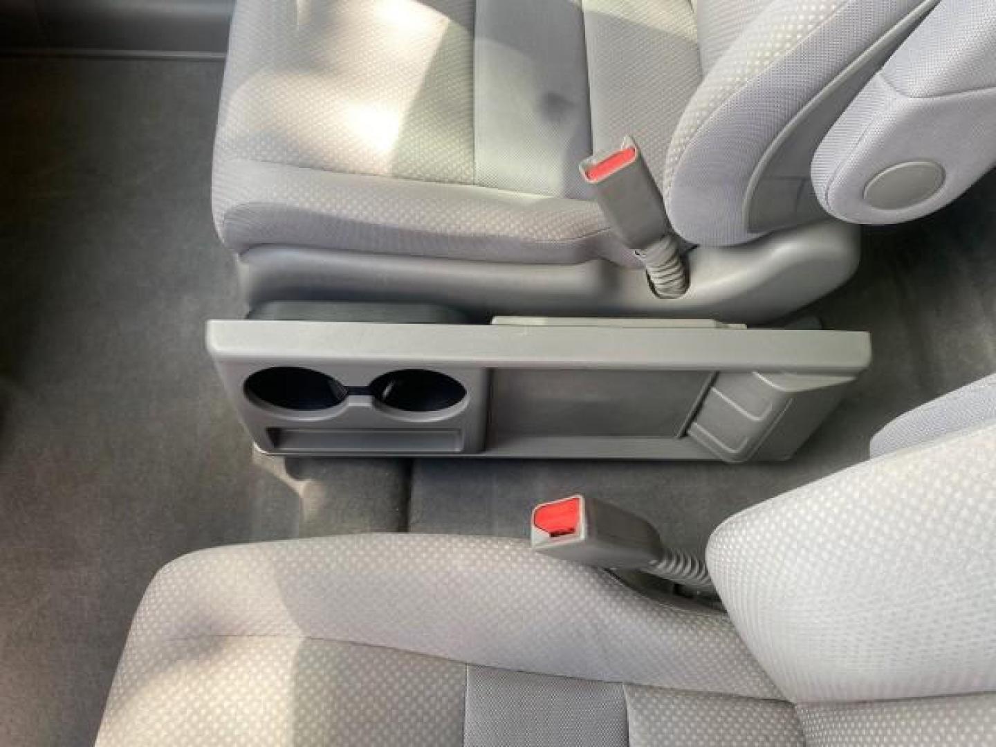 2007 Taffeta White /Gray Honda CR-V LX FL LOW MILES 49,810 (JHLRE38347C) with an 2.4L 4-Cyl Engine engine, Automatic transmission, located at 4701 North Dixie Hwy, Pompano Beach, FL, 33064, (954) 422-2889, 26.240938, -80.123474 - OUR WEBPAGE FLORIDACARS1.COM HAS OVER 100 PHOTOS AND FREE CARFAX LINK 2007 HONDA CR-V LX VIN: JHLRE38347C018084 J H L R E 3 8 3 4 7 C 0 1 8 0 8 4 4 DOOR WAGON/SPORT UTILITY 2.4L I4 F DOHC 16V 30 MPG GASOLINE FRONT WHEEL DRIVE Top Features Cloth Seats Basic Features ABS Brakes Auxiliary Audio Input P - Photo#56
