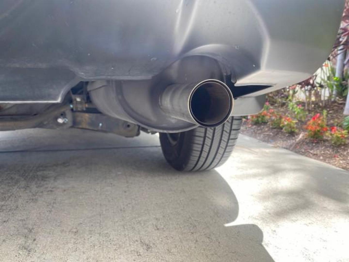 2007 Taffeta White /Gray Honda CR-V LX FL LOW MILES 49,810 (JHLRE38347C) with an 2.4L 4-Cyl Engine engine, Automatic transmission, located at 4701 North Dixie Hwy, Pompano Beach, FL, 33064, (954) 422-2889, 26.240938, -80.123474 - OUR WEBPAGE FLORIDACARS1.COM HAS OVER 100 PHOTOS AND FREE CARFAX LINK 2007 HONDA CR-V LX VIN: JHLRE38347C018084 J H L R E 3 8 3 4 7 C 0 1 8 0 8 4 4 DOOR WAGON/SPORT UTILITY 2.4L I4 F DOHC 16V 30 MPG GASOLINE FRONT WHEEL DRIVE Top Features Cloth Seats Basic Features ABS Brakes Auxiliary Audio Input P - Photo#82