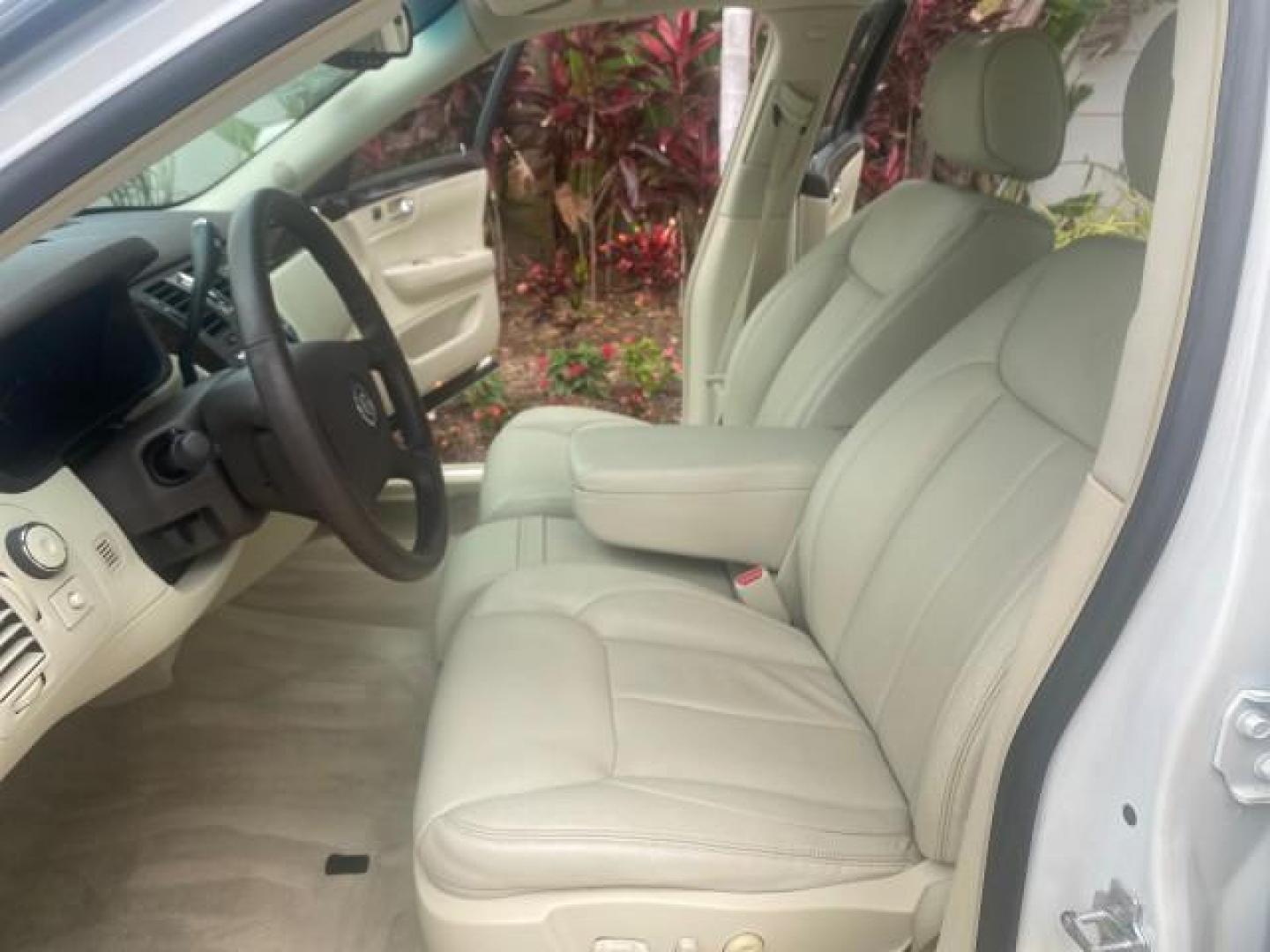 2008 White Diamond Tricoat /Light Linen Cadillac DTS 1 OWNER LOW MILES 30,516 (1G6KD57YX8U) with an Northstar 4.6L DOHC V8 Engine engine, Automatic transmission, located at 4701 North Dixie Hwy, Pompano Beach, FL, 33064, (954) 422-2889, 26.240938, -80.123474 - OUR WEBPAGE FLORIDACARS1.COM HAS OVER 100 PHOTOS AND FREE CARFAX LINK 2008 CADILLAC DTS 1SB VIN: 1G6KD57YX8U144247 1 G 6 K D 5 7 Y X 8 U 1 4 4 2 4 7 SEDAN 4 DR 4.6L V8 F GASOLINE FRONT WHEEL DRIVE Top Features A/C Seat(s) Leather Seats Alloy Wheels Memory Seat(s) BOSE Sound System Parking Sensors Bl - Photo#10