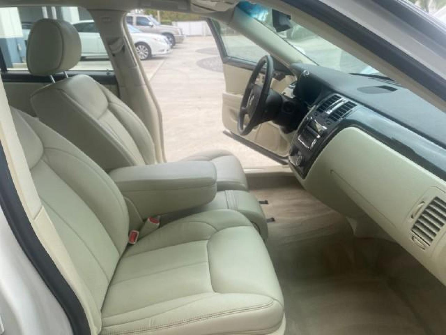 2008 White Diamond Tricoat /Light Linen Cadillac DTS 1 OWNER LOW MILES 30,516 (1G6KD57YX8U) with an Northstar 4.6L DOHC V8 Engine engine, Automatic transmission, located at 4701 North Dixie Hwy, Pompano Beach, FL, 33064, (954) 422-2889, 26.240938, -80.123474 - OUR WEBPAGE FLORIDACARS1.COM HAS OVER 100 PHOTOS AND FREE CARFAX LINK 2008 CADILLAC DTS 1SB VIN: 1G6KD57YX8U144247 1 G 6 K D 5 7 Y X 8 U 1 4 4 2 4 7 SEDAN 4 DR 4.6L V8 F GASOLINE FRONT WHEEL DRIVE Top Features A/C Seat(s) Leather Seats Alloy Wheels Memory Seat(s) BOSE Sound System Parking Sensors Bl - Photo#12