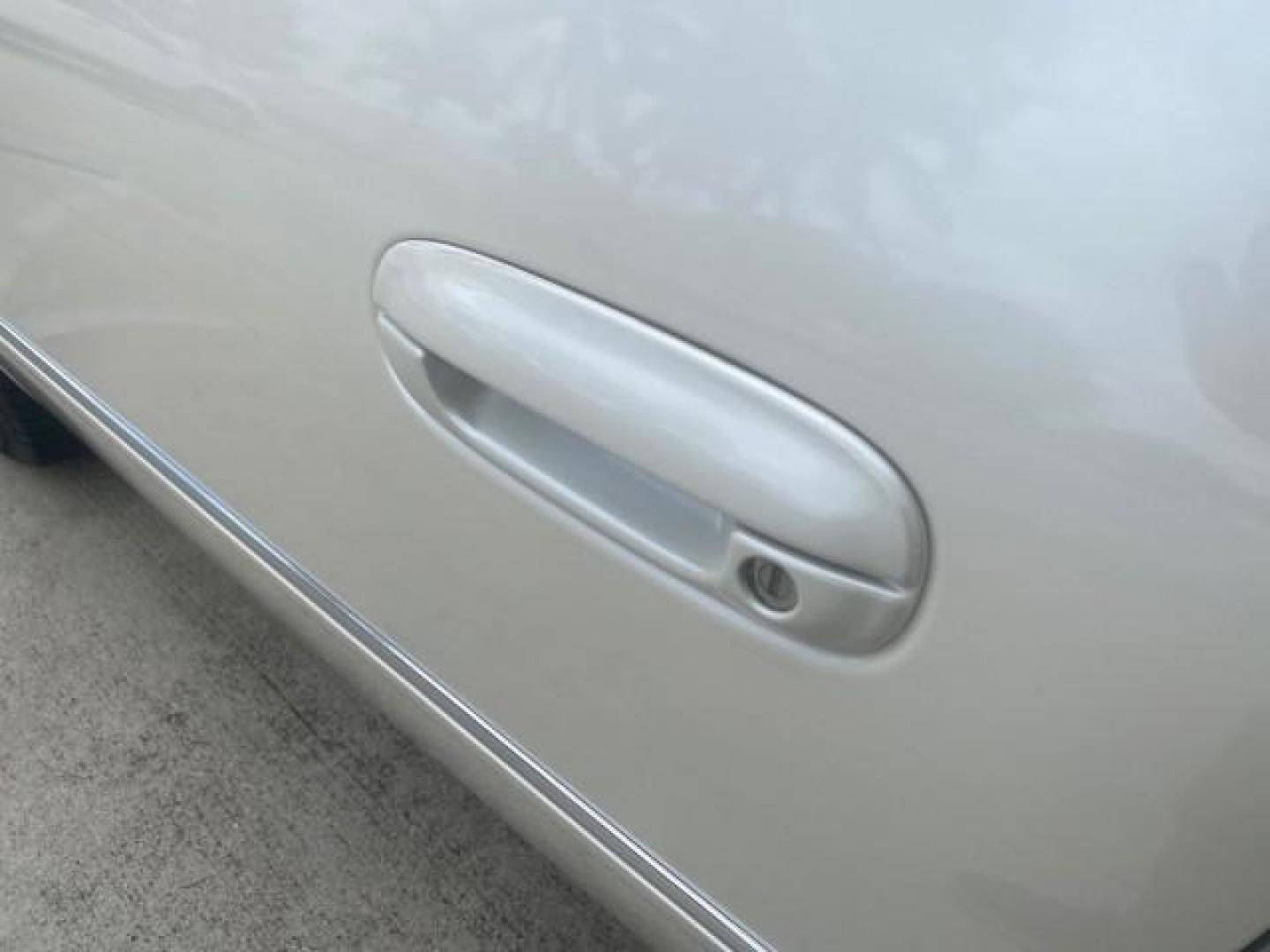 2008 White Diamond Tricoat /Light Linen Cadillac DTS 1 OWNER LOW MILES 30,516 (1G6KD57YX8U) with an Northstar 4.6L DOHC V8 Engine engine, Automatic transmission, located at 4701 North Dixie Hwy, Pompano Beach, FL, 33064, (954) 422-2889, 26.240938, -80.123474 - OUR WEBPAGE FLORIDACARS1.COM HAS OVER 100 PHOTOS AND FREE CARFAX LINK 2008 CADILLAC DTS 1SB VIN: 1G6KD57YX8U144247 1 G 6 K D 5 7 Y X 8 U 1 4 4 2 4 7 SEDAN 4 DR 4.6L V8 F GASOLINE FRONT WHEEL DRIVE Top Features A/C Seat(s) Leather Seats Alloy Wheels Memory Seat(s) BOSE Sound System Parking Sensors Bl - Photo#25
