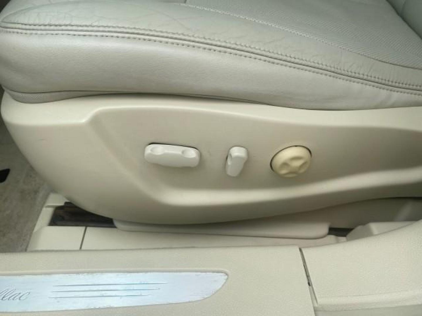 2008 White Diamond Tricoat /Light Linen Cadillac DTS 1 OWNER LOW MILES 30,516 (1G6KD57YX8U) with an Northstar 4.6L DOHC V8 Engine engine, Automatic transmission, located at 4701 North Dixie Hwy, Pompano Beach, FL, 33064, (954) 422-2889, 26.240938, -80.123474 - OUR WEBPAGE FLORIDACARS1.COM HAS OVER 100 PHOTOS AND FREE CARFAX LINK 2008 CADILLAC DTS 1SB VIN: 1G6KD57YX8U144247 1 G 6 K D 5 7 Y X 8 U 1 4 4 2 4 7 SEDAN 4 DR 4.6L V8 F GASOLINE FRONT WHEEL DRIVE Top Features A/C Seat(s) Leather Seats Alloy Wheels Memory Seat(s) BOSE Sound System Parking Sensors Bl - Photo#28