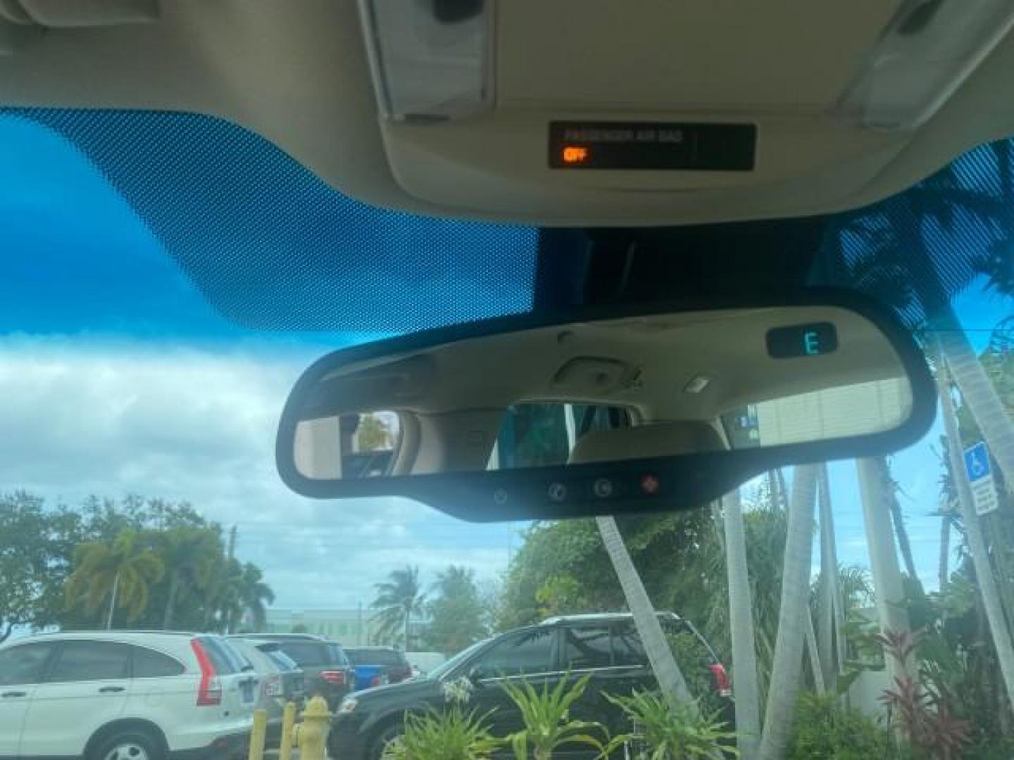 2008 White Diamond Tricoat /Light Linen Cadillac DTS 1 OWNER LOW MILES 30,516 (1G6KD57YX8U) with an Northstar 4.6L DOHC V8 Engine engine, Automatic transmission, located at 4701 North Dixie Hwy, Pompano Beach, FL, 33064, (954) 422-2889, 26.240938, -80.123474 - OUR WEBPAGE FLORIDACARS1.COM HAS OVER 100 PHOTOS AND FREE CARFAX LINK 2008 CADILLAC DTS 1SB VIN: 1G6KD57YX8U144247 1 G 6 K D 5 7 Y X 8 U 1 4 4 2 4 7 SEDAN 4 DR 4.6L V8 F GASOLINE FRONT WHEEL DRIVE Top Features A/C Seat(s) Leather Seats Alloy Wheels Memory Seat(s) BOSE Sound System Parking Sensors Bl - Photo#42