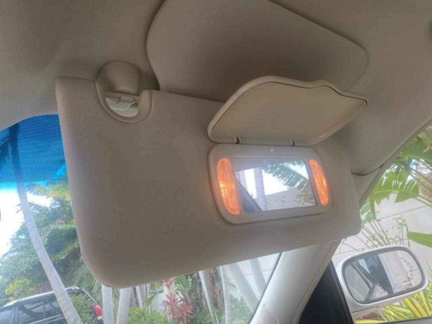 2008 White Diamond Tricoat /Light Linen Cadillac DTS 1 OWNER LOW MILES 30,516 (1G6KD57YX8U) with an Northstar 4.6L DOHC V8 Engine engine, Automatic transmission, located at 4701 North Dixie Hwy, Pompano Beach, FL, 33064, (954) 422-2889, 26.240938, -80.123474 - OUR WEBPAGE FLORIDACARS1.COM HAS OVER 100 PHOTOS AND FREE CARFAX LINK 2008 CADILLAC DTS 1SB VIN: 1G6KD57YX8U144247 1 G 6 K D 5 7 Y X 8 U 1 4 4 2 4 7 SEDAN 4 DR 4.6L V8 F GASOLINE FRONT WHEEL DRIVE Top Features A/C Seat(s) Leather Seats Alloy Wheels Memory Seat(s) BOSE Sound System Parking Sensors Bl - Photo#48