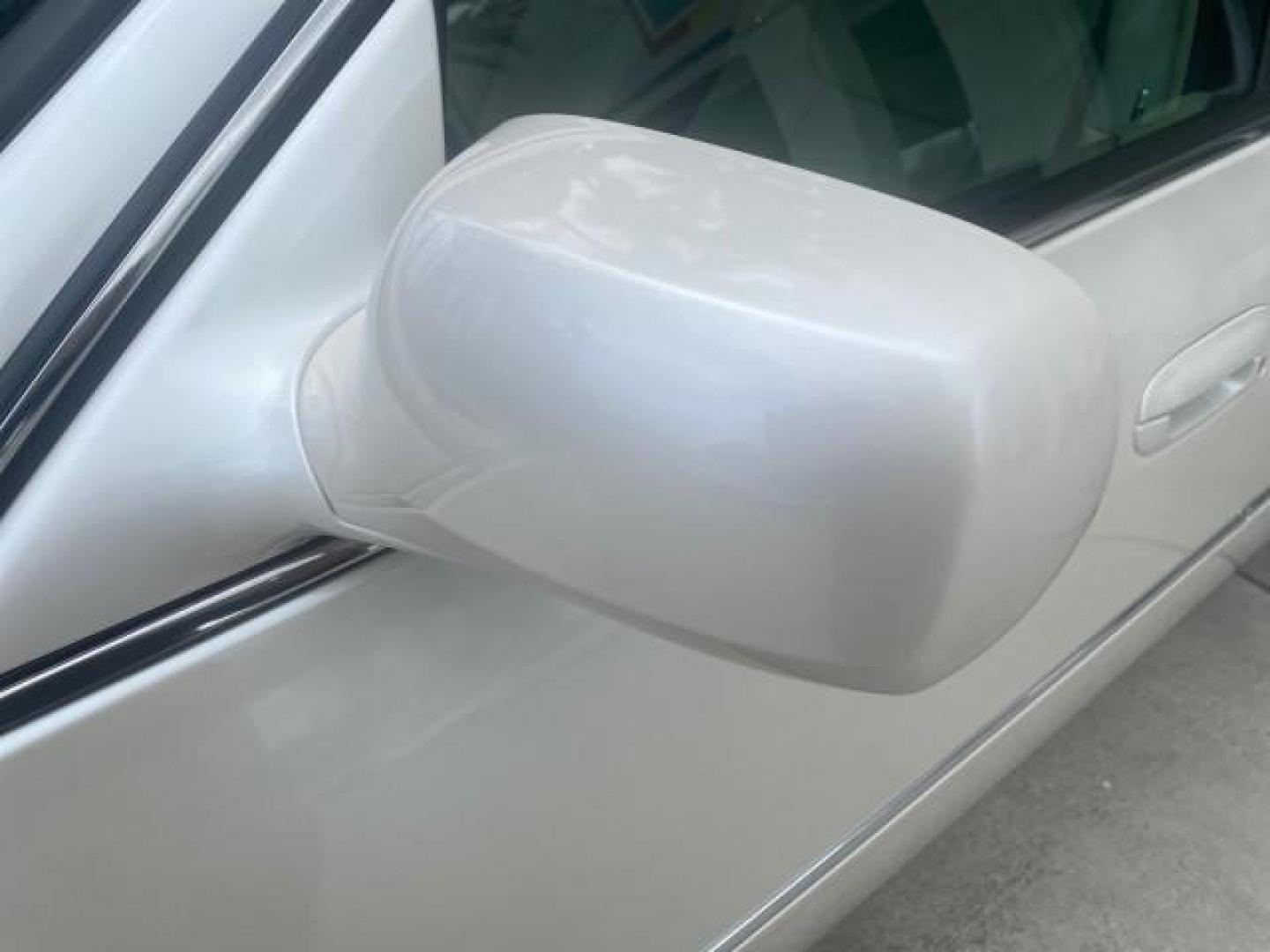 2008 White Diamond Tricoat /Light Linen Cadillac DTS 1 OWNER LOW MILES 30,516 (1G6KD57YX8U) with an Northstar 4.6L DOHC V8 Engine engine, Automatic transmission, located at 4701 North Dixie Hwy, Pompano Beach, FL, 33064, (954) 422-2889, 26.240938, -80.123474 - OUR WEBPAGE FLORIDACARS1.COM HAS OVER 100 PHOTOS AND FREE CARFAX LINK 2008 CADILLAC DTS 1SB VIN: 1G6KD57YX8U144247 1 G 6 K D 5 7 Y X 8 U 1 4 4 2 4 7 SEDAN 4 DR 4.6L V8 F GASOLINE FRONT WHEEL DRIVE Top Features A/C Seat(s) Leather Seats Alloy Wheels Memory Seat(s) BOSE Sound System Parking Sensors Bl - Photo#53