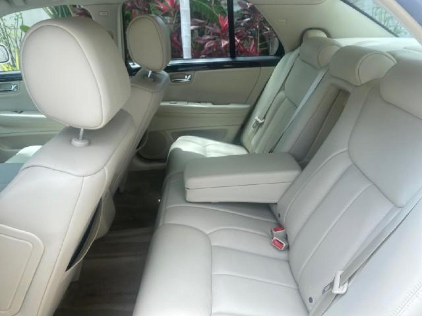2008 White Diamond Tricoat /Light Linen Cadillac DTS 1 OWNER LOW MILES 30,516 (1G6KD57YX8U) with an Northstar 4.6L DOHC V8 Engine engine, Automatic transmission, located at 4701 North Dixie Hwy, Pompano Beach, FL, 33064, (954) 422-2889, 26.240938, -80.123474 - OUR WEBPAGE FLORIDACARS1.COM HAS OVER 100 PHOTOS AND FREE CARFAX LINK 2008 CADILLAC DTS 1SB VIN: 1G6KD57YX8U144247 1 G 6 K D 5 7 Y X 8 U 1 4 4 2 4 7 SEDAN 4 DR 4.6L V8 F GASOLINE FRONT WHEEL DRIVE Top Features A/C Seat(s) Leather Seats Alloy Wheels Memory Seat(s) BOSE Sound System Parking Sensors Bl - Photo#59