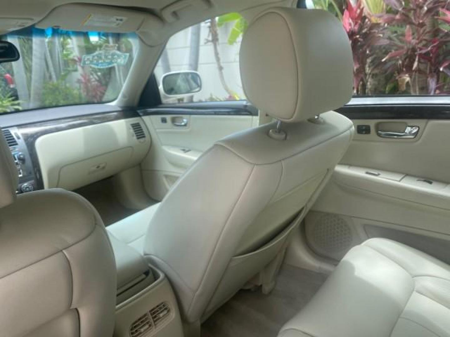 2008 White Diamond Tricoat /Light Linen Cadillac DTS 1 OWNER LOW MILES 30,516 (1G6KD57YX8U) with an Northstar 4.6L DOHC V8 Engine engine, Automatic transmission, located at 4701 North Dixie Hwy, Pompano Beach, FL, 33064, (954) 422-2889, 26.240938, -80.123474 - OUR WEBPAGE FLORIDACARS1.COM HAS OVER 100 PHOTOS AND FREE CARFAX LINK 2008 CADILLAC DTS 1SB VIN: 1G6KD57YX8U144247 1 G 6 K D 5 7 Y X 8 U 1 4 4 2 4 7 SEDAN 4 DR 4.6L V8 F GASOLINE FRONT WHEEL DRIVE Top Features A/C Seat(s) Leather Seats Alloy Wheels Memory Seat(s) BOSE Sound System Parking Sensors Bl - Photo#65