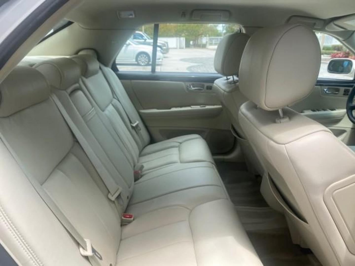 2008 White Diamond Tricoat /Light Linen Cadillac DTS 1 OWNER LOW MILES 30,516 (1G6KD57YX8U) with an Northstar 4.6L DOHC V8 Engine engine, Automatic transmission, located at 4701 North Dixie Hwy, Pompano Beach, FL, 33064, (954) 422-2889, 26.240938, -80.123474 - OUR WEBPAGE FLORIDACARS1.COM HAS OVER 100 PHOTOS AND FREE CARFAX LINK 2008 CADILLAC DTS 1SB VIN: 1G6KD57YX8U144247 1 G 6 K D 5 7 Y X 8 U 1 4 4 2 4 7 SEDAN 4 DR 4.6L V8 F GASOLINE FRONT WHEEL DRIVE Top Features A/C Seat(s) Leather Seats Alloy Wheels Memory Seat(s) BOSE Sound System Parking Sensors Bl - Photo#83