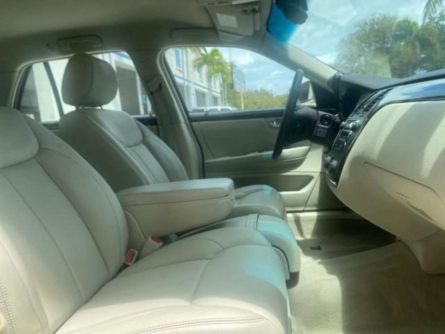2008 White Diamond Tricoat /Light Linen Cadillac DTS 1 OWNER LOW MILES 30,516 (1G6KD57YX8U) with an Northstar 4.6L DOHC V8 Engine engine, Automatic transmission, located at 4701 North Dixie Hwy, Pompano Beach, FL, 33064, (954) 422-2889, 26.240938, -80.123474 - OUR WEBPAGE FLORIDACARS1.COM HAS OVER 100 PHOTOS AND FREE CARFAX LINK 2008 CADILLAC DTS 1SB VIN: 1G6KD57YX8U144247 1 G 6 K D 5 7 Y X 8 U 1 4 4 2 4 7 SEDAN 4 DR 4.6L V8 F GASOLINE FRONT WHEEL DRIVE Top Features A/C Seat(s) Leather Seats Alloy Wheels Memory Seat(s) BOSE Sound System Parking Sensors Bl - Photo#90