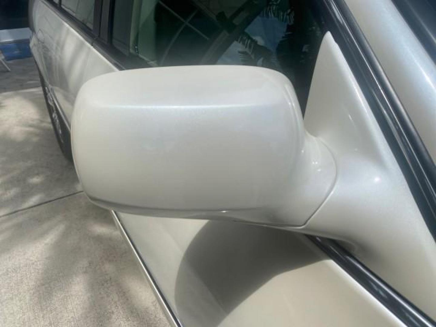 2008 White Diamond Tricoat /Light Linen Cadillac DTS 1 OWNER LOW MILES 30,516 (1G6KD57YX8U) with an Northstar 4.6L DOHC V8 Engine engine, Automatic transmission, located at 4701 North Dixie Hwy, Pompano Beach, FL, 33064, (954) 422-2889, 26.240938, -80.123474 - OUR WEBPAGE FLORIDACARS1.COM HAS OVER 100 PHOTOS AND FREE CARFAX LINK 2008 CADILLAC DTS 1SB VIN: 1G6KD57YX8U144247 1 G 6 K D 5 7 Y X 8 U 1 4 4 2 4 7 SEDAN 4 DR 4.6L V8 F GASOLINE FRONT WHEEL DRIVE Top Features A/C Seat(s) Leather Seats Alloy Wheels Memory Seat(s) BOSE Sound System Parking Sensors Bl - Photo#96