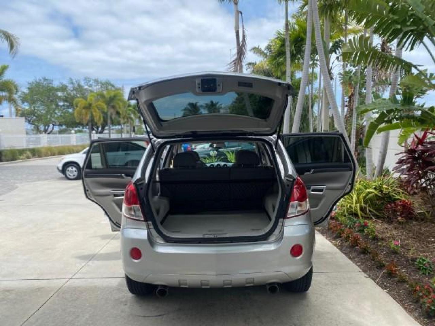 2008 Silver Pearl /Gray Saturn VUE XR FL LOW MILES 24,084 (3GSCL53718S) with an 3.6L V6 SFI Engine engine, Automatic transmission, located at 4701 North Dixie Hwy, Pompano Beach, FL, 33064, (954) 422-2889, 26.240938, -80.123474 - OUR WEBPAGE FLORIDACARS1.COM HAS OVER 100 PHOTOS AND FREE CARFAX LINK 2008 SATURN VUE XR VIN: 3GSCL53718S634338 3 G S C L 5 3 7 1 8 S 6 3 4 3 3 8 4 DOOR WAGON/SPORT UTILITY 3.6L V6 F GASOLINE FRONT WHEEL DRIVE Top Features Alloy Wheels Cloth Seats Preferred Package Satellite Radio Ready Basic Featur - Photo#15
