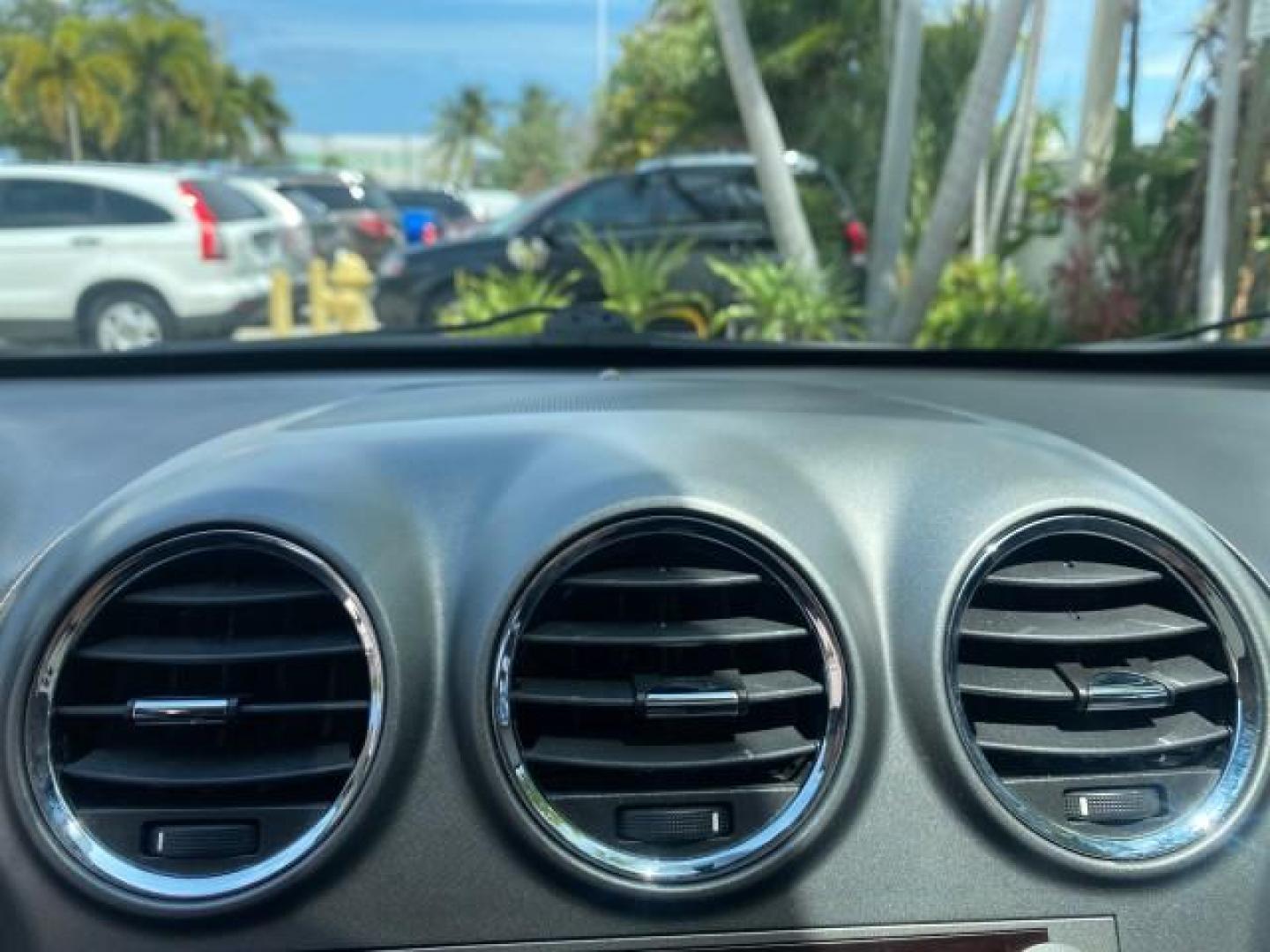 2008 Silver Pearl /Gray Saturn VUE XR FL LOW MILES 24,084 (3GSCL53718S) with an 3.6L V6 SFI Engine engine, Automatic transmission, located at 4701 North Dixie Hwy, Pompano Beach, FL, 33064, (954) 422-2889, 26.240938, -80.123474 - OUR WEBPAGE FLORIDACARS1.COM HAS OVER 100 PHOTOS AND FREE CARFAX LINK 2008 SATURN VUE XR VIN: 3GSCL53718S634338 3 G S C L 5 3 7 1 8 S 6 3 4 3 3 8 4 DOOR WAGON/SPORT UTILITY 3.6L V6 F GASOLINE FRONT WHEEL DRIVE Top Features Alloy Wheels Cloth Seats Preferred Package Satellite Radio Ready Basic Featur - Photo#44
