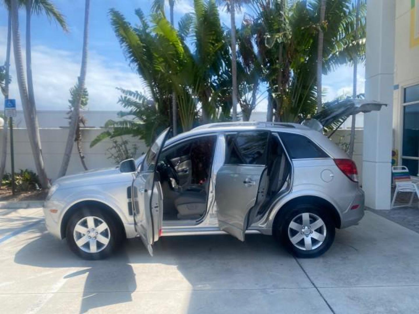 2008 Silver Pearl /Gray Saturn VUE XR FL LOW MILES 24,084 (3GSCL53718S) with an 3.6L V6 SFI Engine engine, Automatic transmission, located at 4701 North Dixie Hwy, Pompano Beach, FL, 33064, (954) 422-2889, 26.240938, -80.123474 - OUR WEBPAGE FLORIDACARS1.COM HAS OVER 100 PHOTOS AND FREE CARFAX LINK 2008 SATURN VUE XR VIN: 3GSCL53718S634338 3 G S C L 5 3 7 1 8 S 6 3 4 3 3 8 4 DOOR WAGON/SPORT UTILITY 3.6L V6 F GASOLINE FRONT WHEEL DRIVE Top Features Alloy Wheels Cloth Seats Preferred Package Satellite Radio Ready Basic Featur - Photo#8