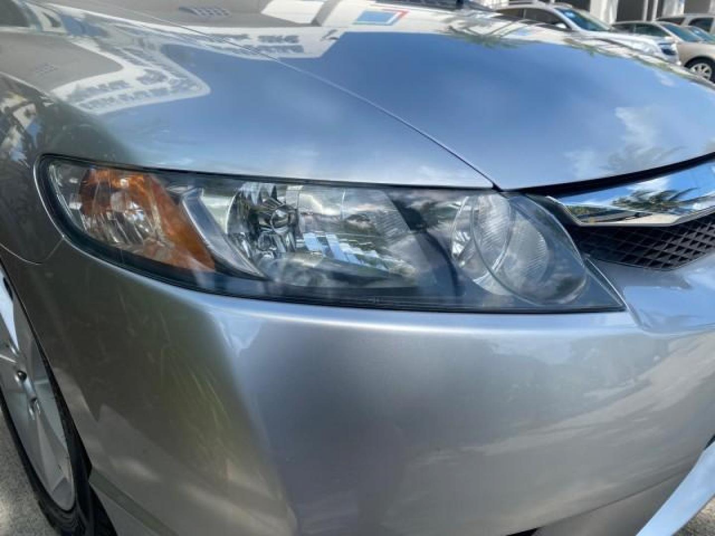 2009 Alabaster Silver Metallic /Black Honda Civic Sdn 1 OWNER FL LOW MILES 36,489 LX-S (2HGFA16609H) with an 1.8L SOHC MPFI 16-Valve i-VTEC I4 Engine engine, Automatic transmission, located at 4701 North Dixie Hwy, Pompano Beach, FL, 33064, (954) 422-2889, 26.240938, -80.123474 - OUR WEBPAGE FLORIDACARS1.COM HAS OVER 100 PHOTOS AND FREE CARFAX LINK 2009 HONDA CIVIC LX-S 36 MPG VIN: 2HGFA16609H342129 2 H G F A 1 6 6 0 9 H 3 4 2 1 2 9 SEDAN 4 DR 1.8L I4 F SOHC 16V GASOLINE FRONT WHEEL DRIVE Top Features Alloy Wheels Cloth Seats Basic Features ABS Brakes Auxiliary Audio Input P - Photo#99
