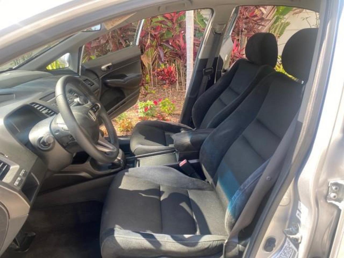 2009 Alabaster Silver Metallic /Black Honda Civic Sdn 1 OWNER FL LOW MILES 36,489 LX-S (2HGFA16609H) with an 1.8L SOHC MPFI 16-Valve i-VTEC I4 Engine engine, Automatic transmission, located at 4701 North Dixie Hwy, Pompano Beach, FL, 33064, (954) 422-2889, 26.240938, -80.123474 - OUR WEBPAGE FLORIDACARS1.COM HAS OVER 100 PHOTOS AND FREE CARFAX LINK 2009 HONDA CIVIC LX-S 36 MPG VIN: 2HGFA16609H342129 2 H G F A 1 6 6 0 9 H 3 4 2 1 2 9 SEDAN 4 DR 1.8L I4 F SOHC 16V GASOLINE FRONT WHEEL DRIVE Top Features Alloy Wheels Cloth Seats Basic Features ABS Brakes Auxiliary Audio Input P - Photo#10