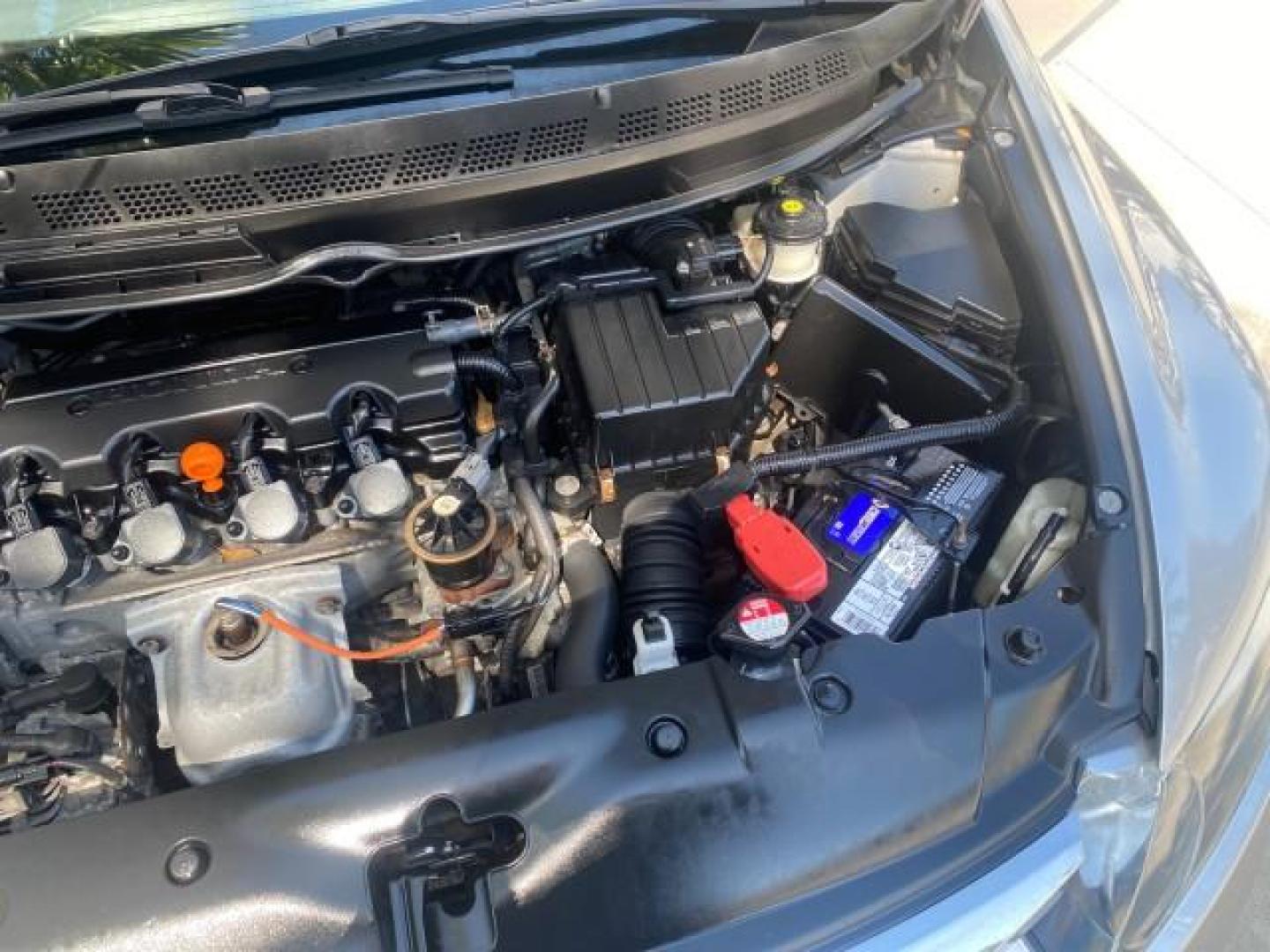 2009 Alabaster Silver Metallic /Black Honda Civic Sdn 1 OWNER FL LOW MILES 36,489 LX-S (2HGFA16609H) with an 1.8L SOHC MPFI 16-Valve i-VTEC I4 Engine engine, Automatic transmission, located at 4701 North Dixie Hwy, Pompano Beach, FL, 33064, (954) 422-2889, 26.240938, -80.123474 - OUR WEBPAGE FLORIDACARS1.COM HAS OVER 100 PHOTOS AND FREE CARFAX LINK 2009 HONDA CIVIC LX-S 36 MPG VIN: 2HGFA16609H342129 2 H G F A 1 6 6 0 9 H 3 4 2 1 2 9 SEDAN 4 DR 1.8L I4 F SOHC 16V GASOLINE FRONT WHEEL DRIVE Top Features Alloy Wheels Cloth Seats Basic Features ABS Brakes Auxiliary Audio Input P - Photo#25