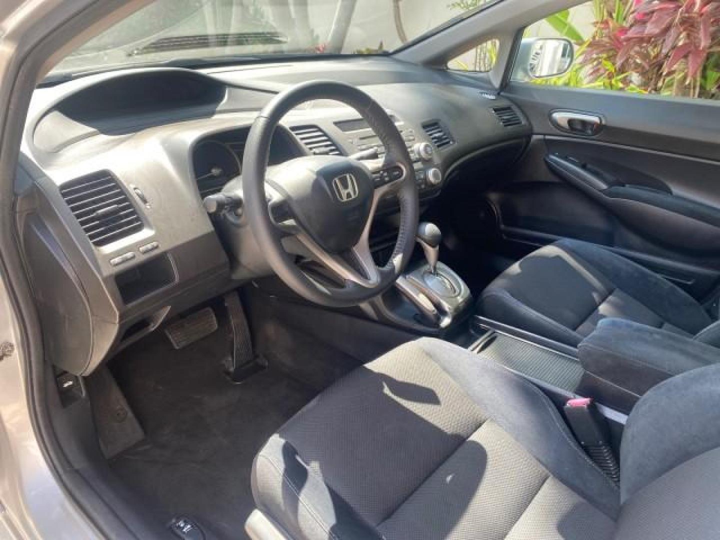 2009 Alabaster Silver Metallic /Black Honda Civic Sdn 1 OWNER FL LOW MILES 36,489 LX-S (2HGFA16609H) with an 1.8L SOHC MPFI 16-Valve i-VTEC I4 Engine engine, Automatic transmission, located at 4701 North Dixie Hwy, Pompano Beach, FL, 33064, (954) 422-2889, 26.240938, -80.123474 - OUR WEBPAGE FLORIDACARS1.COM HAS OVER 100 PHOTOS AND FREE CARFAX LINK 2009 HONDA CIVIC LX-S 36 MPG VIN: 2HGFA16609H342129 2 H G F A 1 6 6 0 9 H 3 4 2 1 2 9 SEDAN 4 DR 1.8L I4 F SOHC 16V GASOLINE FRONT WHEEL DRIVE Top Features Alloy Wheels Cloth Seats Basic Features ABS Brakes Auxiliary Audio Input P - Photo#33
