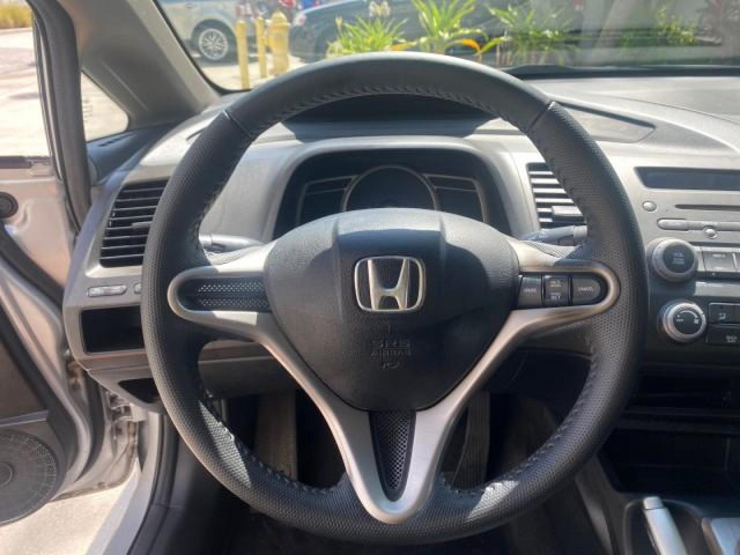 2009 Alabaster Silver Metallic /Black Honda Civic Sdn 1 OWNER FL LOW MILES 36,489 LX-S (2HGFA16609H) with an 1.8L SOHC MPFI 16-Valve i-VTEC I4 Engine engine, Automatic transmission, located at 4701 North Dixie Hwy, Pompano Beach, FL, 33064, (954) 422-2889, 26.240938, -80.123474 - OUR WEBPAGE FLORIDACARS1.COM HAS OVER 100 PHOTOS AND FREE CARFAX LINK 2009 HONDA CIVIC LX-S 36 MPG VIN: 2HGFA16609H342129 2 H G F A 1 6 6 0 9 H 3 4 2 1 2 9 SEDAN 4 DR 1.8L I4 F SOHC 16V GASOLINE FRONT WHEEL DRIVE Top Features Alloy Wheels Cloth Seats Basic Features ABS Brakes Auxiliary Audio Input P - Photo#37