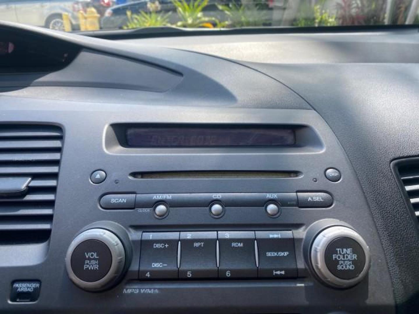 2009 Alabaster Silver Metallic /Black Honda Civic Sdn 1 OWNER FL LOW MILES 36,489 LX-S (2HGFA16609H) with an 1.8L SOHC MPFI 16-Valve i-VTEC I4 Engine engine, Automatic transmission, located at 4701 North Dixie Hwy, Pompano Beach, FL, 33064, (954) 422-2889, 26.240938, -80.123474 - OUR WEBPAGE FLORIDACARS1.COM HAS OVER 100 PHOTOS AND FREE CARFAX LINK 2009 HONDA CIVIC LX-S 36 MPG VIN: 2HGFA16609H342129 2 H G F A 1 6 6 0 9 H 3 4 2 1 2 9 SEDAN 4 DR 1.8L I4 F SOHC 16V GASOLINE FRONT WHEEL DRIVE Top Features Alloy Wheels Cloth Seats Basic Features ABS Brakes Auxiliary Audio Input P - Photo#43