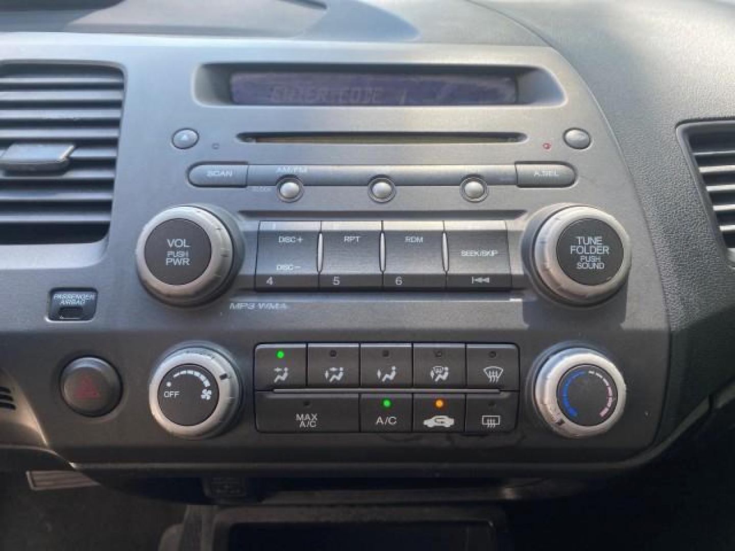 2009 Alabaster Silver Metallic /Black Honda Civic Sdn 1 OWNER FL LOW MILES 36,489 LX-S (2HGFA16609H) with an 1.8L SOHC MPFI 16-Valve i-VTEC I4 Engine engine, Automatic transmission, located at 4701 North Dixie Hwy, Pompano Beach, FL, 33064, (954) 422-2889, 26.240938, -80.123474 - OUR WEBPAGE FLORIDACARS1.COM HAS OVER 100 PHOTOS AND FREE CARFAX LINK 2009 HONDA CIVIC LX-S 36 MPG VIN: 2HGFA16609H342129 2 H G F A 1 6 6 0 9 H 3 4 2 1 2 9 SEDAN 4 DR 1.8L I4 F SOHC 16V GASOLINE FRONT WHEEL DRIVE Top Features Alloy Wheels Cloth Seats Basic Features ABS Brakes Auxiliary Audio Input P - Photo#44