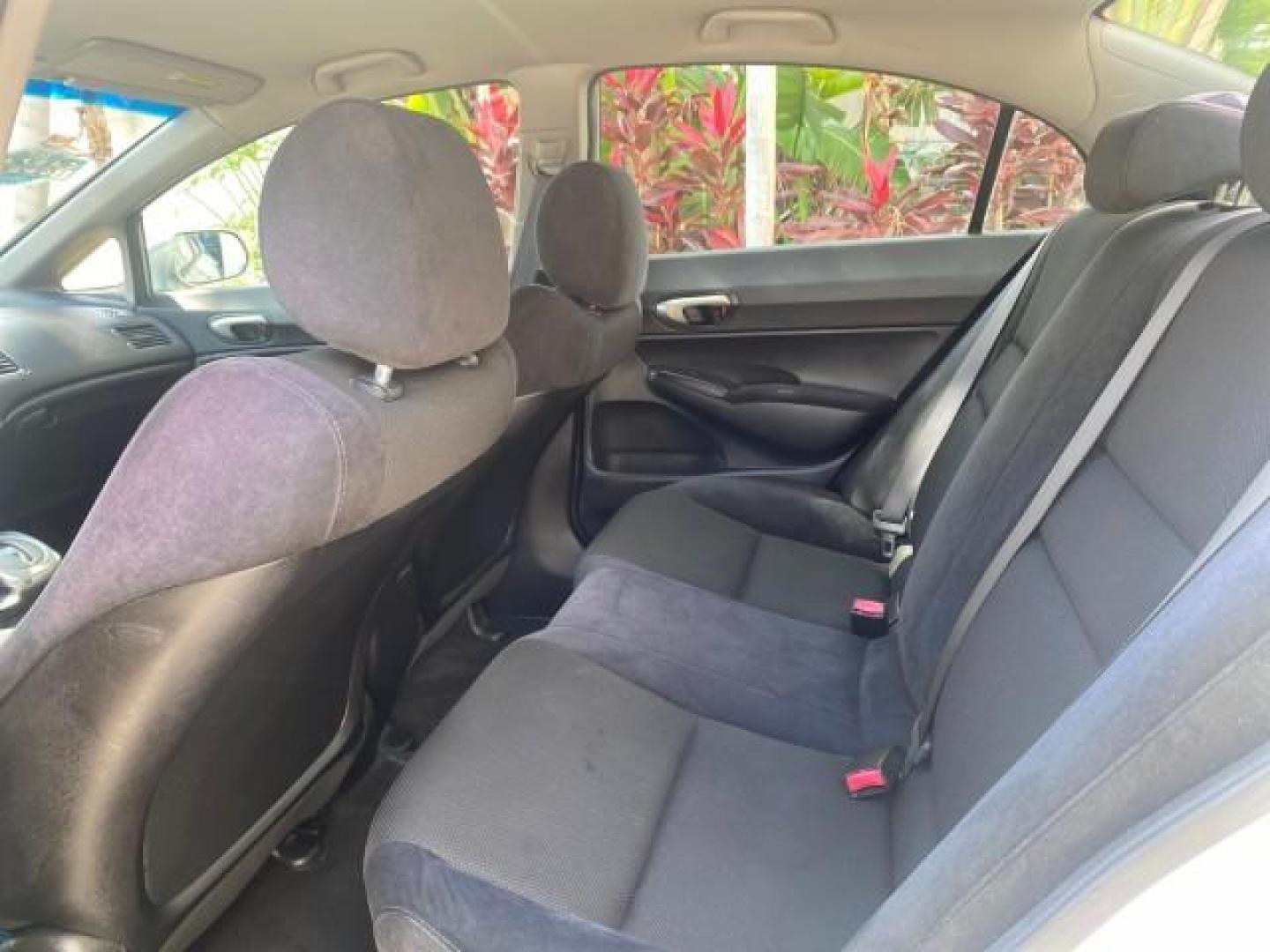 2009 Alabaster Silver Metallic /Black Honda Civic Sdn 1 OWNER FL LOW MILES 36,489 LX-S (2HGFA16609H) with an 1.8L SOHC MPFI 16-Valve i-VTEC I4 Engine engine, Automatic transmission, located at 4701 North Dixie Hwy, Pompano Beach, FL, 33064, (954) 422-2889, 26.240938, -80.123474 - OUR WEBPAGE FLORIDACARS1.COM HAS OVER 100 PHOTOS AND FREE CARFAX LINK 2009 HONDA CIVIC LX-S 36 MPG VIN: 2HGFA16609H342129 2 H G F A 1 6 6 0 9 H 3 4 2 1 2 9 SEDAN 4 DR 1.8L I4 F SOHC 16V GASOLINE FRONT WHEEL DRIVE Top Features Alloy Wheels Cloth Seats Basic Features ABS Brakes Auxiliary Audio Input P - Photo#61