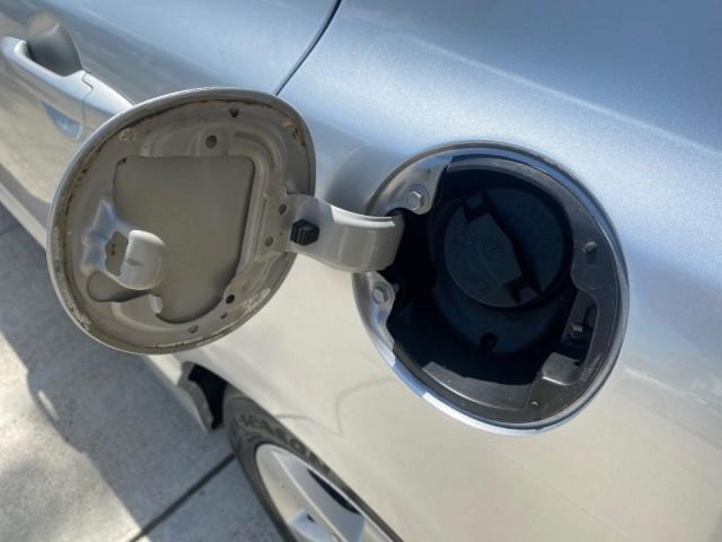 2009 Alabaster Silver Metallic /Black Honda Civic Sdn 1 OWNER FL LOW MILES 36,489 LX-S (2HGFA16609H) with an 1.8L SOHC MPFI 16-Valve i-VTEC I4 Engine engine, Automatic transmission, located at 4701 North Dixie Hwy, Pompano Beach, FL, 33064, (954) 422-2889, 26.240938, -80.123474 - OUR WEBPAGE FLORIDACARS1.COM HAS OVER 100 PHOTOS AND FREE CARFAX LINK 2009 HONDA CIVIC LX-S 36 MPG VIN: 2HGFA16609H342129 2 H G F A 1 6 6 0 9 H 3 4 2 1 2 9 SEDAN 4 DR 1.8L I4 F SOHC 16V GASOLINE FRONT WHEEL DRIVE Top Features Alloy Wheels Cloth Seats Basic Features ABS Brakes Auxiliary Audio Input P - Photo#67