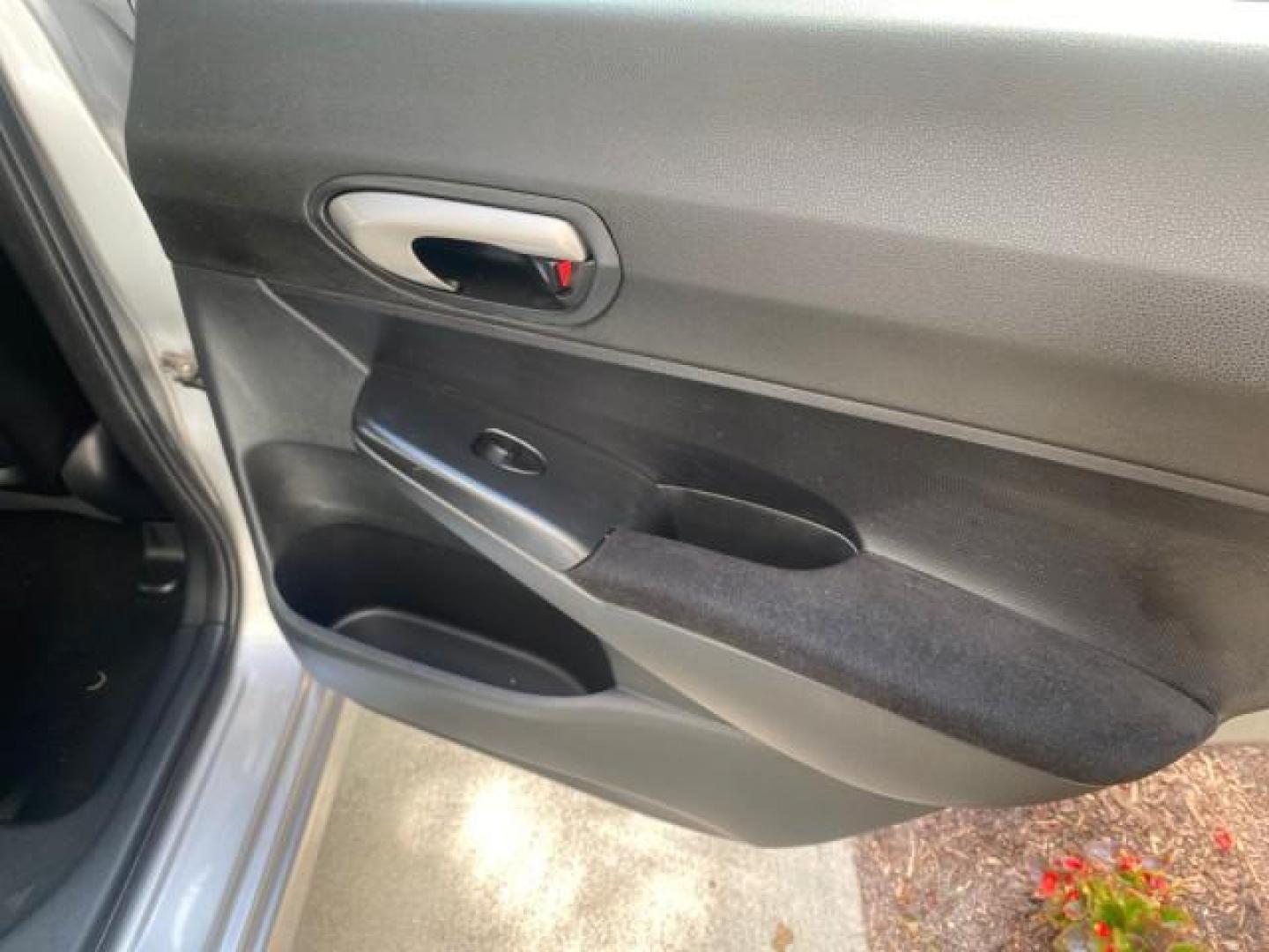 2009 Alabaster Silver Metallic /Black Honda Civic Sdn 1 OWNER FL LOW MILES 36,489 LX-S (2HGFA16609H) with an 1.8L SOHC MPFI 16-Valve i-VTEC I4 Engine engine, Automatic transmission, located at 4701 North Dixie Hwy, Pompano Beach, FL, 33064, (954) 422-2889, 26.240938, -80.123474 - OUR WEBPAGE FLORIDACARS1.COM HAS OVER 100 PHOTOS AND FREE CARFAX LINK 2009 HONDA CIVIC LX-S 36 MPG VIN: 2HGFA16609H342129 2 H G F A 1 6 6 0 9 H 3 4 2 1 2 9 SEDAN 4 DR 1.8L I4 F SOHC 16V GASOLINE FRONT WHEEL DRIVE Top Features Alloy Wheels Cloth Seats Basic Features ABS Brakes Auxiliary Audio Input P - Photo#80