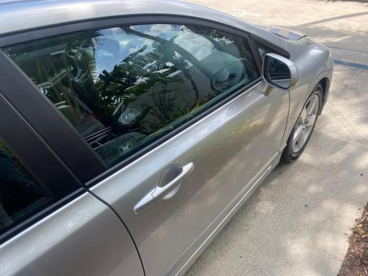 2009 Alabaster Silver Metallic /Black Honda Civic Sdn 1 OWNER FL LOW MILES 36,489 LX-S (2HGFA16609H) with an 1.8L SOHC MPFI 16-Valve i-VTEC I4 Engine engine, Automatic transmission, located at 4701 North Dixie Hwy, Pompano Beach, FL, 33064, (954) 422-2889, 26.240938, -80.123474 - OUR WEBPAGE FLORIDACARS1.COM HAS OVER 100 PHOTOS AND FREE CARFAX LINK 2009 HONDA CIVIC LX-S 36 MPG VIN: 2HGFA16609H342129 2 H G F A 1 6 6 0 9 H 3 4 2 1 2 9 SEDAN 4 DR 1.8L I4 F SOHC 16V GASOLINE FRONT WHEEL DRIVE Top Features Alloy Wheels Cloth Seats Basic Features ABS Brakes Auxiliary Audio Input P - Photo#85