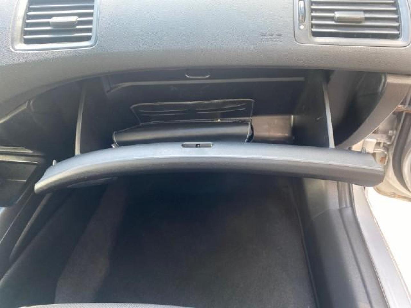 2009 Alabaster Silver Metallic /Black Honda Civic Sdn 1 OWNER FL LOW MILES 36,489 LX-S (2HGFA16609H) with an 1.8L SOHC MPFI 16-Valve i-VTEC I4 Engine engine, Automatic transmission, located at 4701 North Dixie Hwy, Pompano Beach, FL, 33064, (954) 422-2889, 26.240938, -80.123474 - OUR WEBPAGE FLORIDACARS1.COM HAS OVER 100 PHOTOS AND FREE CARFAX LINK 2009 HONDA CIVIC LX-S 36 MPG VIN: 2HGFA16609H342129 2 H G F A 1 6 6 0 9 H 3 4 2 1 2 9 SEDAN 4 DR 1.8L I4 F SOHC 16V GASOLINE FRONT WHEEL DRIVE Top Features Alloy Wheels Cloth Seats Basic Features ABS Brakes Auxiliary Audio Input P - Photo#93