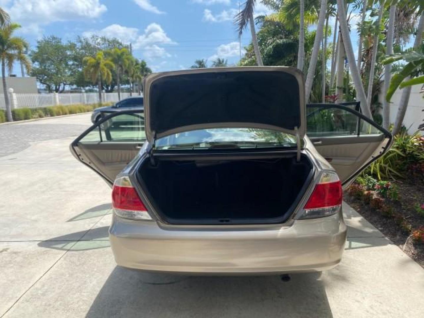 2005 Desert Sand Mica /Taupe Toyota Camry XLE V6 SUNROOF LEATHER (4T1BF30K35U) with an 3.0L DOHC MPFI Vvti 24-Valve V6 Engine engine, Automatic transmission, located at 4701 North Dixie Hwy, Pompano Beach, FL, 33064, (954) 422-2889, 26.240938, -80.123474 - OUR WEBPAGE FLORIDACARS1.COM HAS OVER 100 PHOTOS AND FREE CARFAX LINK 2005 TOYOTA CAMRY LE V6 SUNROOF LEATHER BUCKET SEATS VIN: 4T1BF30K35U597683 4 T 1 B F 3 0 K 3 5 U 5 9 7 6 8 3 SEDAN 4 DR 3.0L V6 F DOHC 24V GASOLINE 28 MPG FRONT WHEEL DRIVE TIRES ARE NEW ! Top Features Alloy Wheels Luxury Package - Photo#15