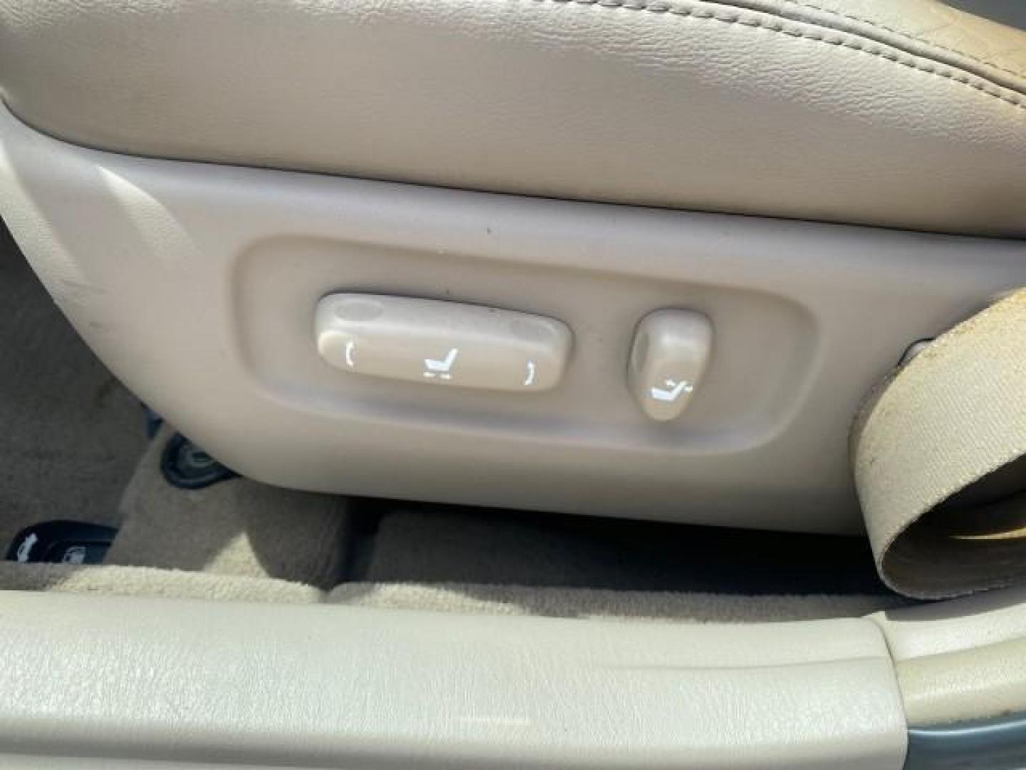 2005 Desert Sand Mica /Taupe Toyota Camry XLE V6 SUNROOF LEATHER (4T1BF30K35U) with an 3.0L DOHC MPFI Vvti 24-Valve V6 Engine engine, Automatic transmission, located at 4701 North Dixie Hwy, Pompano Beach, FL, 33064, (954) 422-2889, 26.240938, -80.123474 - OUR WEBPAGE FLORIDACARS1.COM HAS OVER 100 PHOTOS AND FREE CARFAX LINK 2005 TOYOTA CAMRY LE V6 SUNROOF LEATHER BUCKET SEATS VIN: 4T1BF30K35U597683 4 T 1 B F 3 0 K 3 5 U 5 9 7 6 8 3 SEDAN 4 DR 3.0L V6 F DOHC 24V GASOLINE 28 MPG FRONT WHEEL DRIVE TIRES ARE NEW ! Top Features Alloy Wheels Luxury Package - Photo#31