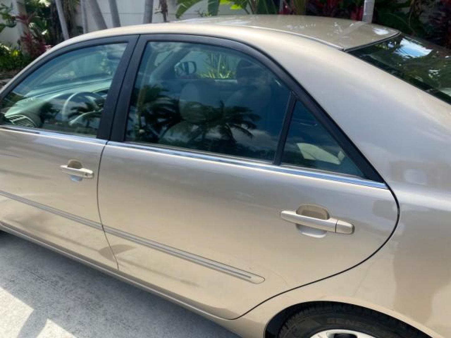 2005 Desert Sand Mica /Taupe Toyota Camry XLE V6 SUNROOF LEATHER (4T1BF30K35U) with an 3.0L DOHC MPFI Vvti 24-Valve V6 Engine engine, Automatic transmission, located at 4701 North Dixie Hwy, Pompano Beach, FL, 33064, (954) 422-2889, 26.240938, -80.123474 - OUR WEBPAGE FLORIDACARS1.COM HAS OVER 100 PHOTOS AND FREE CARFAX LINK 2005 TOYOTA CAMRY LE V6 SUNROOF LEATHER BUCKET SEATS VIN: 4T1BF30K35U597683 4 T 1 B F 3 0 K 3 5 U 5 9 7 6 8 3 SEDAN 4 DR 3.0L V6 F DOHC 24V GASOLINE 28 MPG FRONT WHEEL DRIVE TIRES ARE NEW ! Top Features Alloy Wheels Luxury Package - Photo#58