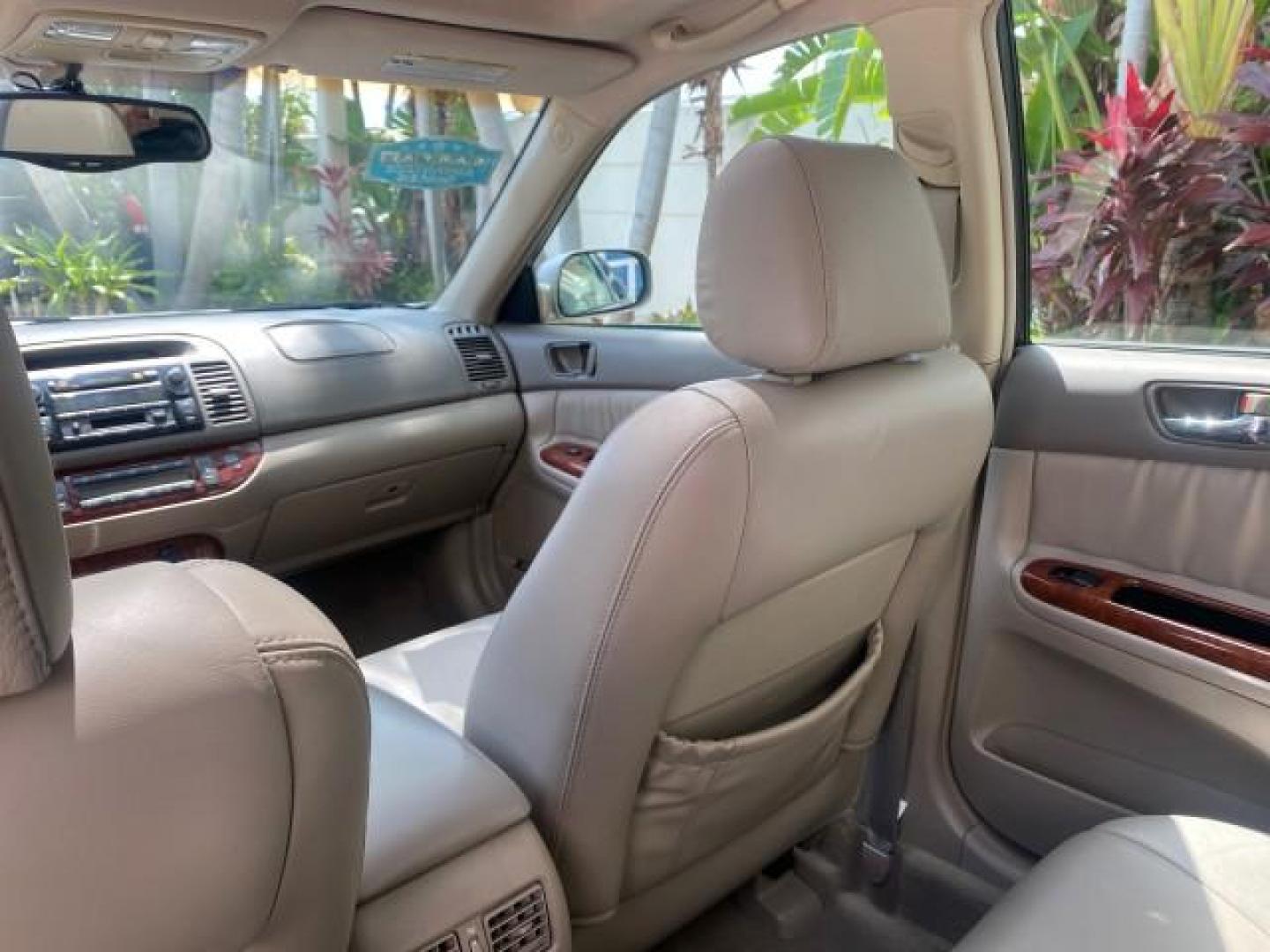 2005 Desert Sand Mica /Taupe Toyota Camry XLE V6 SUNROOF LEATHER (4T1BF30K35U) with an 3.0L DOHC MPFI Vvti 24-Valve V6 Engine engine, Automatic transmission, located at 4701 North Dixie Hwy, Pompano Beach, FL, 33064, (954) 422-2889, 26.240938, -80.123474 - OUR WEBPAGE FLORIDACARS1.COM HAS OVER 100 PHOTOS AND FREE CARFAX LINK 2005 TOYOTA CAMRY LE V6 SUNROOF LEATHER BUCKET SEATS VIN: 4T1BF30K35U597683 4 T 1 B F 3 0 K 3 5 U 5 9 7 6 8 3 SEDAN 4 DR 3.0L V6 F DOHC 24V GASOLINE 28 MPG FRONT WHEEL DRIVE TIRES ARE NEW ! Top Features Alloy Wheels Luxury Package - Photo#67