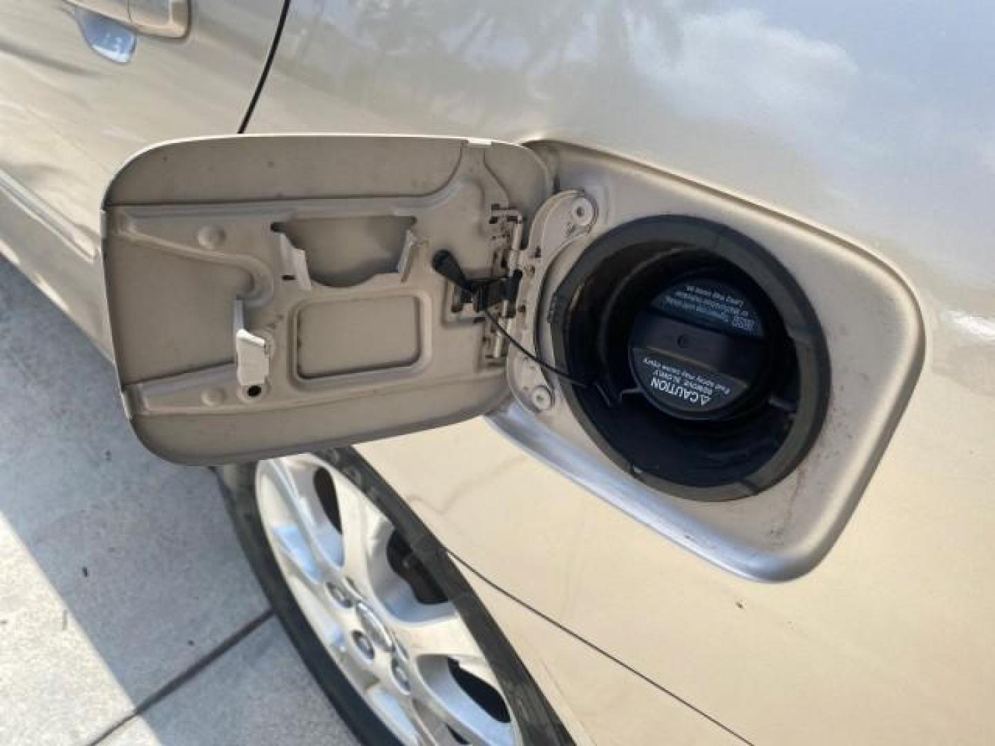 2005 Desert Sand Mica /Taupe Toyota Camry XLE V6 SUNROOF LEATHER (4T1BF30K35U) with an 3.0L DOHC MPFI Vvti 24-Valve V6 Engine engine, Automatic transmission, located at 4701 North Dixie Hwy, Pompano Beach, FL, 33064, (954) 422-2889, 26.240938, -80.123474 - OUR WEBPAGE FLORIDACARS1.COM HAS OVER 100 PHOTOS AND FREE CARFAX LINK 2005 TOYOTA CAMRY LE V6 SUNROOF LEATHER BUCKET SEATS VIN: 4T1BF30K35U597683 4 T 1 B F 3 0 K 3 5 U 5 9 7 6 8 3 SEDAN 4 DR 3.0L V6 F DOHC 24V GASOLINE 28 MPG FRONT WHEEL DRIVE TIRES ARE NEW ! Top Features Alloy Wheels Luxury Package - Photo#71