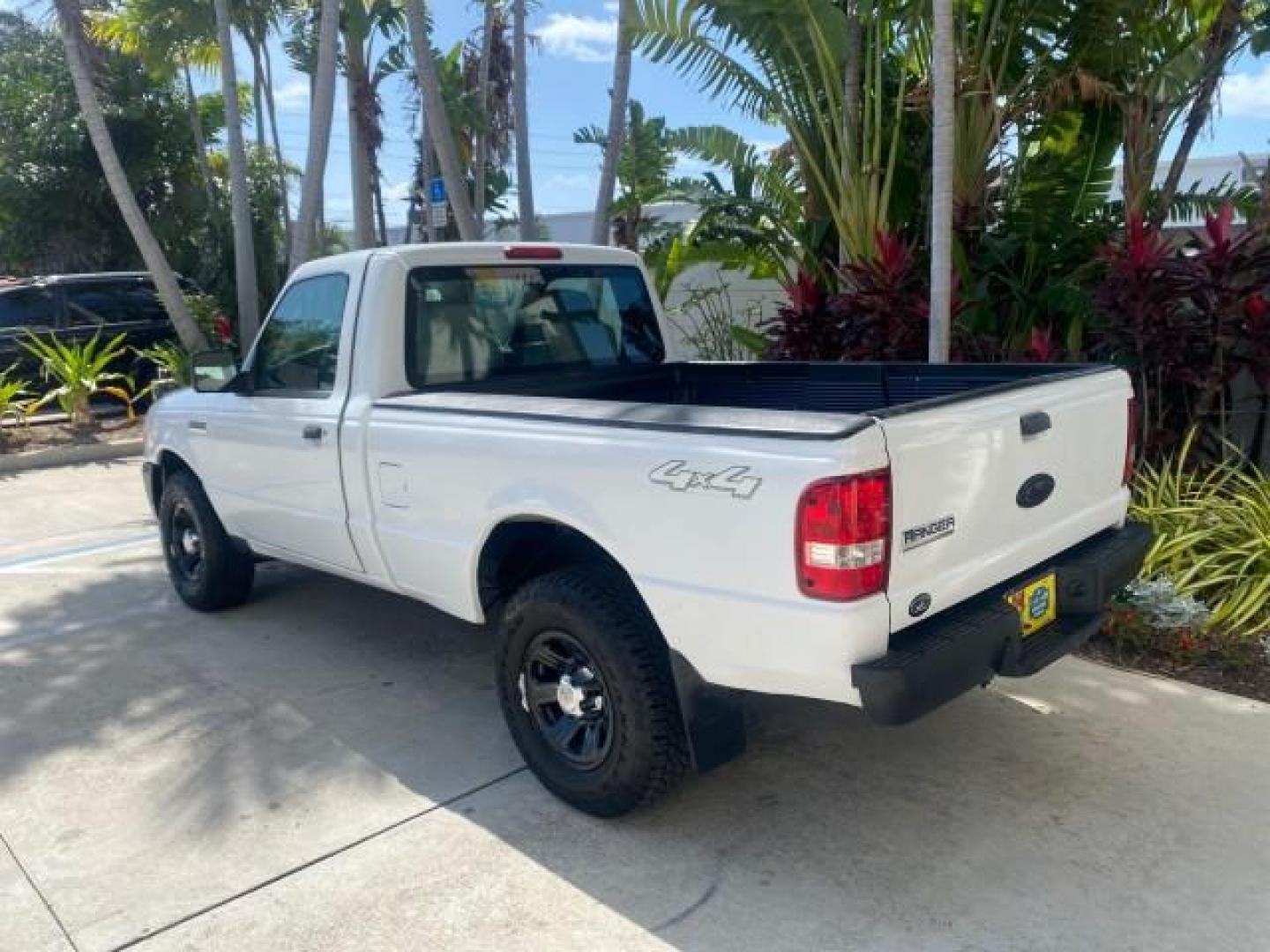 2006 Oxford White /Medium Dk Flint Ford Ranger XL 1 OWNER FLORIDA 4WD (1FTYR11U16P) with an 3.0L OHV V6 Engine engine, Automatic transmission, located at 4701 North Dixie Hwy, Pompano Beach, FL, 33064, (954) 422-2889, 26.240938, -80.123474 - OUR WEBPAGE FLORIDACARS1.COM HAS OVER 100 PHOTOS AND FREE CARFAX LINK 2006 FORD RANGER XL VIN: 1FTYR11U16PA54567 1 F T Y R 1 1 U 1 6 P A 5 4 5 6 7 PICKUP 3.0L V6 F GASOLINE REAR WHEEL DRIVE W/ 4X4 Top Features 4WD/AWD Bed Liner Alloy Wheels Basic Features ABS Brakes Air Conditioning CD Audio AM/FM S - Photo#5
