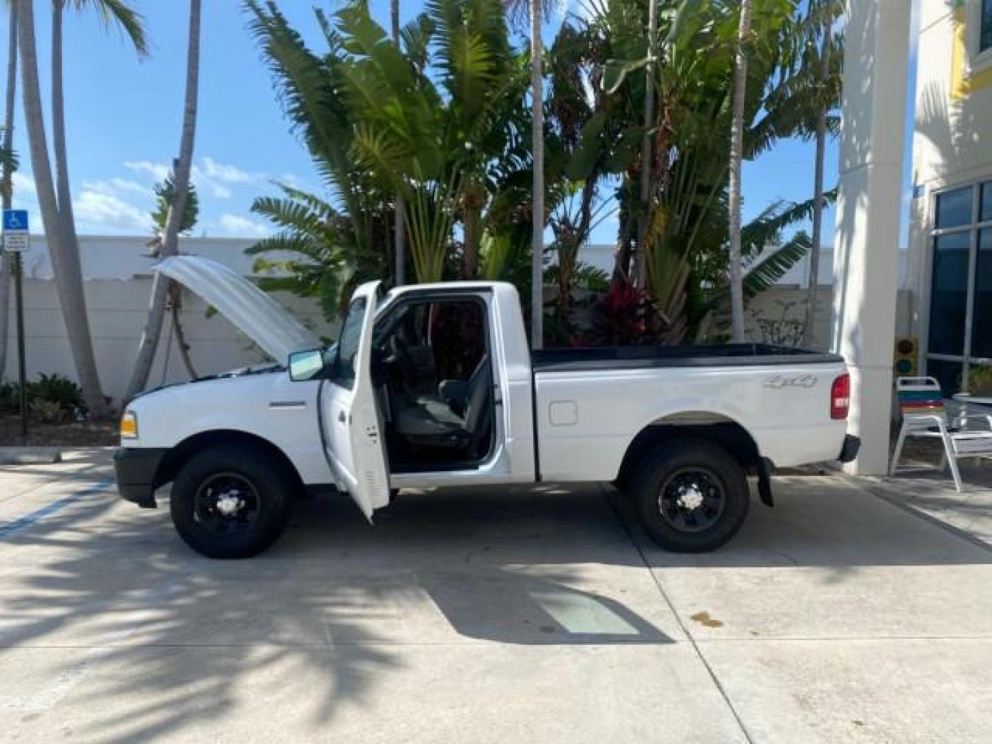 2006 Oxford White /Medium Dk Flint Ford Ranger XL 1 OWNER FLORIDA 4WD (1FTYR11U16P) with an 3.0L OHV V6 Engine engine, Automatic transmission, located at 4701 North Dixie Hwy, Pompano Beach, FL, 33064, (954) 422-2889, 26.240938, -80.123474 - OUR WEBPAGE FLORIDACARS1.COM HAS OVER 100 PHOTOS AND FREE CARFAX LINK 2006 FORD RANGER XL VIN: 1FTYR11U16PA54567 1 F T Y R 1 1 U 1 6 P A 5 4 5 6 7 PICKUP 3.0L V6 F GASOLINE REAR WHEEL DRIVE W/ 4X4 Top Features 4WD/AWD Bed Liner Alloy Wheels Basic Features ABS Brakes Air Conditioning CD Audio AM/FM S - Photo#8