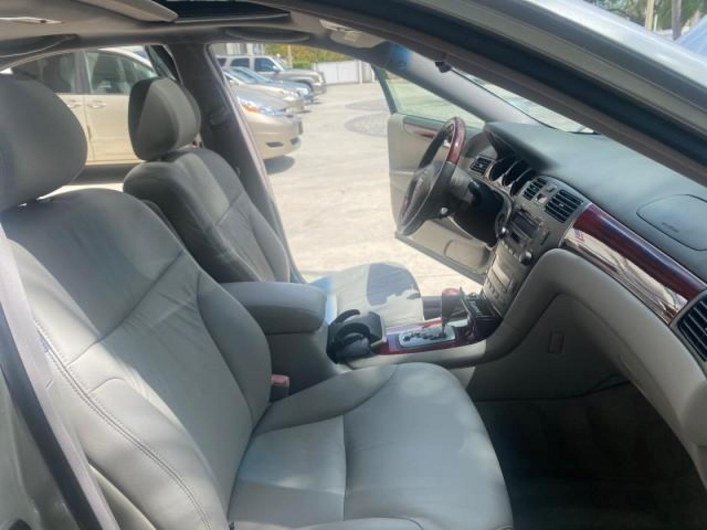 2004 Alabaster Metallic /Light Charcoal Lexus ES 330 1 OWNER FL LOW MILES 51,802 (JTHBA30G240) with an 3.3L DOHC EFI 24-Valve V6 Engine engine, Automatic transmission, located at 4701 North Dixie Hwy, Pompano Beach, FL, 33064, (954) 422-2889, 26.240938, -80.123474 - OUR WEBPAGE FLORIDACARS1.COM HAS OVER 100 PHOTOS AND FREE CARFAX LINK 2004 LEXUS ES 330 VIN: JTHBA30G240002762 J T H B A 3 0 G 2 4 0 0 0 2 7 6 2 SEDAN 4 DR 3.3L V6 F 24V GASOLINE 29 MPG FRONT WHEEL DRIVE Top Features Alloy Wheels Leather Seats Memory Seat(s) Sunroof(s) Basic Features ABS Brakes CD A - Photo#12