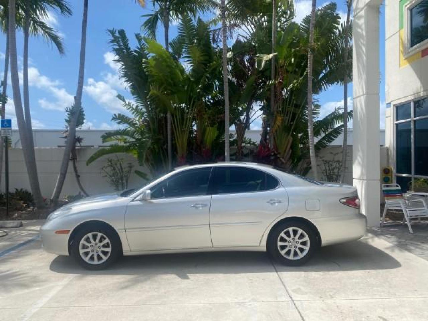 2004 Alabaster Metallic /Light Charcoal Lexus ES 330 1 OWNER FL LOW MILES 51,802 (JTHBA30G240) with an 3.3L DOHC EFI 24-Valve V6 Engine engine, Automatic transmission, located at 4701 North Dixie Hwy, Pompano Beach, FL, 33064, (954) 422-2889, 26.240938, -80.123474 - OUR WEBPAGE FLORIDACARS1.COM HAS OVER 100 PHOTOS AND FREE CARFAX LINK 2004 LEXUS ES 330 VIN: JTHBA30G240002762 J T H B A 3 0 G 2 4 0 0 0 2 7 6 2 SEDAN 4 DR 3.3L V6 F 24V GASOLINE 29 MPG FRONT WHEEL DRIVE Top Features Alloy Wheels Leather Seats Memory Seat(s) Sunroof(s) Basic Features ABS Brakes CD A - Photo#4