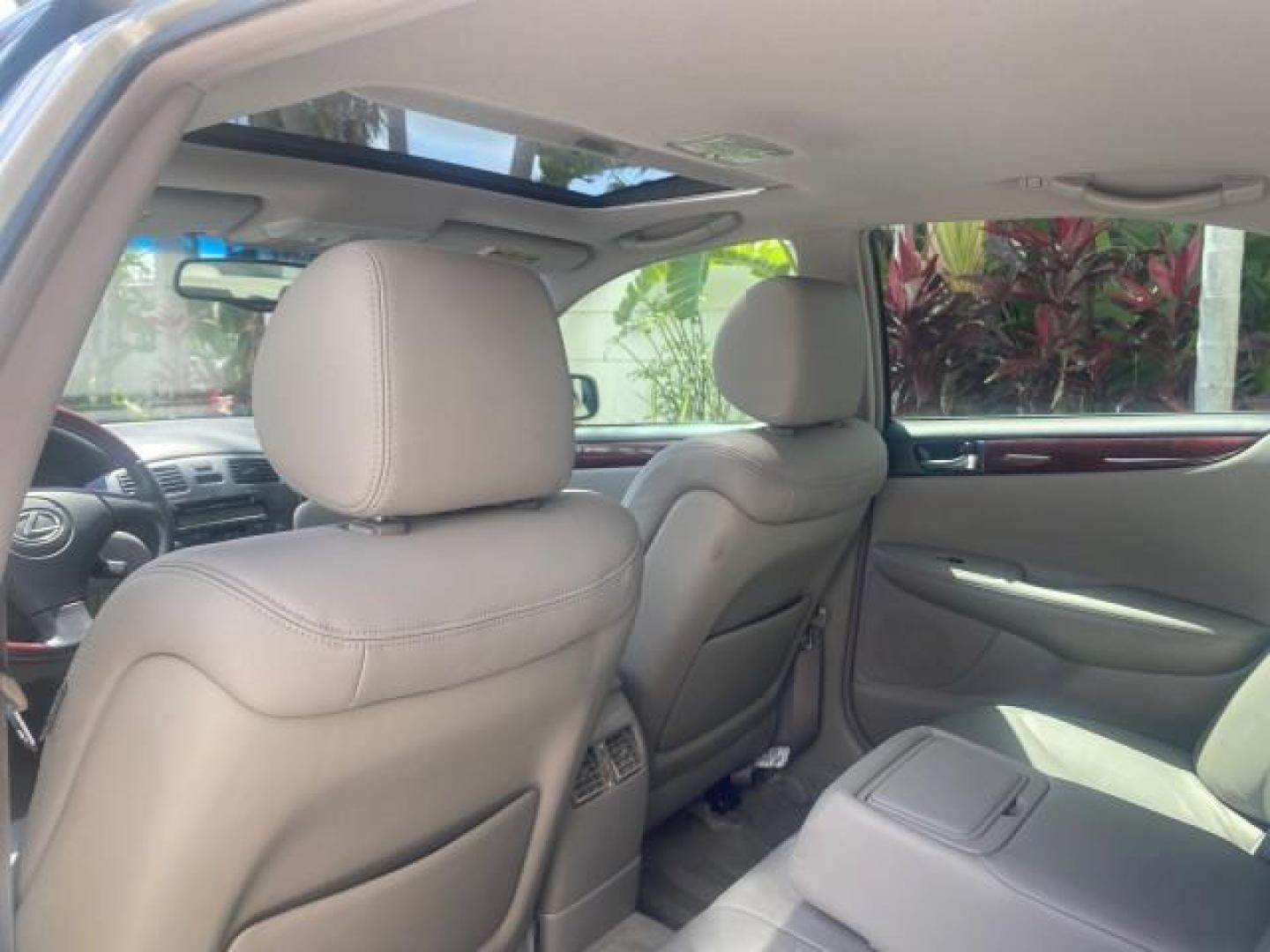 2004 Alabaster Metallic /Light Charcoal Lexus ES 330 1 OWNER FL LOW MILES 51,802 (JTHBA30G240) with an 3.3L DOHC EFI 24-Valve V6 Engine engine, Automatic transmission, located at 4701 North Dixie Hwy, Pompano Beach, FL, 33064, (954) 422-2889, 26.240938, -80.123474 - OUR WEBPAGE FLORIDACARS1.COM HAS OVER 100 PHOTOS AND FREE CARFAX LINK 2004 LEXUS ES 330 VIN: JTHBA30G240002762 J T H B A 3 0 G 2 4 0 0 0 2 7 6 2 SEDAN 4 DR 3.3L V6 F 24V GASOLINE 29 MPG FRONT WHEEL DRIVE Top Features Alloy Wheels Leather Seats Memory Seat(s) Sunroof(s) Basic Features ABS Brakes CD A - Photo#65