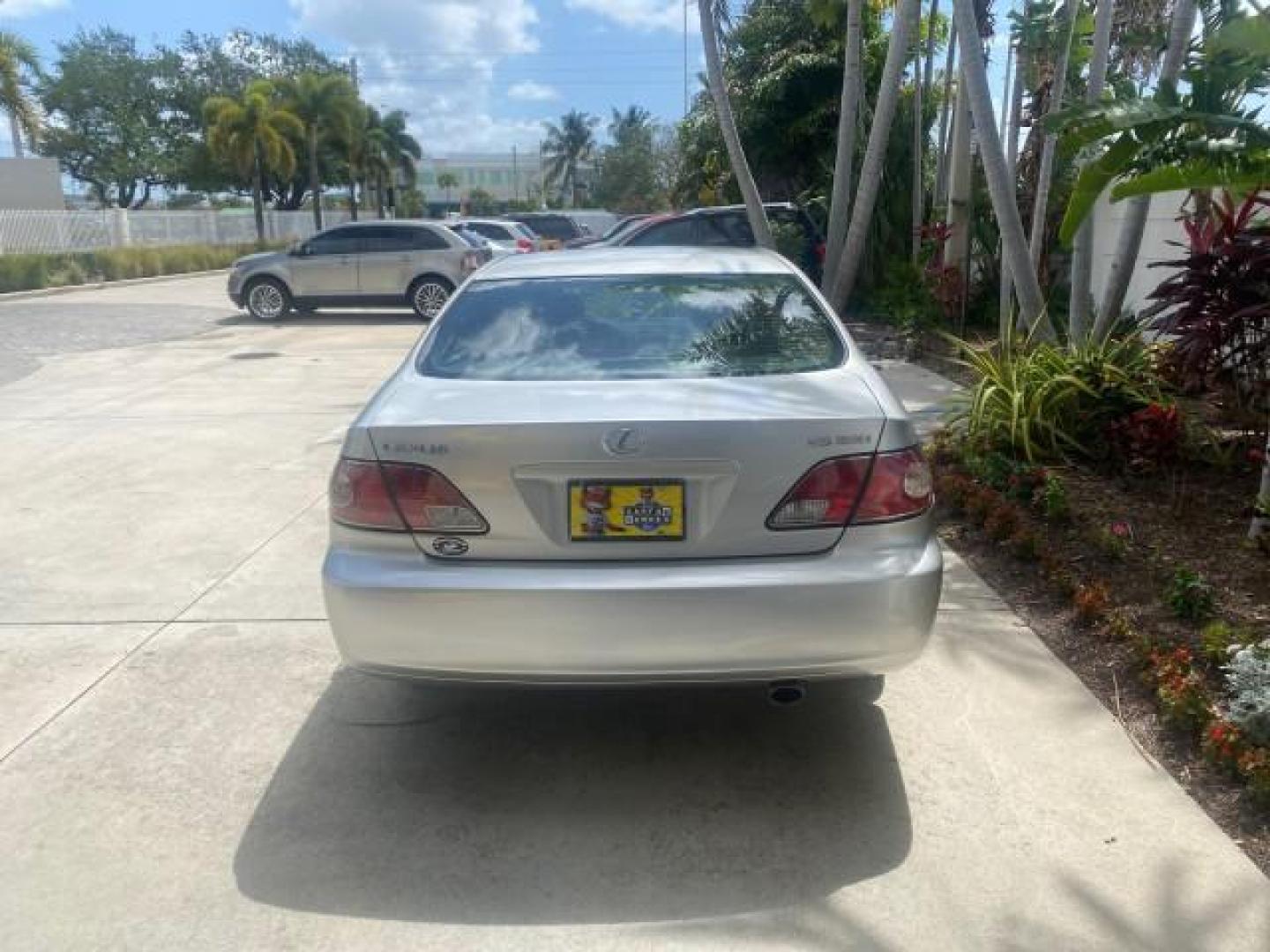 2004 Alabaster Metallic /Light Charcoal Lexus ES 330 1 OWNER FL LOW MILES 51,802 (JTHBA30G240) with an 3.3L DOHC EFI 24-Valve V6 Engine engine, Automatic transmission, located at 4701 North Dixie Hwy, Pompano Beach, FL, 33064, (954) 422-2889, 26.240938, -80.123474 - OUR WEBPAGE FLORIDACARS1.COM HAS OVER 100 PHOTOS AND FREE CARFAX LINK 2004 LEXUS ES 330 VIN: JTHBA30G240002762 J T H B A 3 0 G 2 4 0 0 0 2 7 6 2 SEDAN 4 DR 3.3L V6 F 24V GASOLINE 29 MPG FRONT WHEEL DRIVE Top Features Alloy Wheels Leather Seats Memory Seat(s) Sunroof(s) Basic Features ABS Brakes CD A - Photo#6
