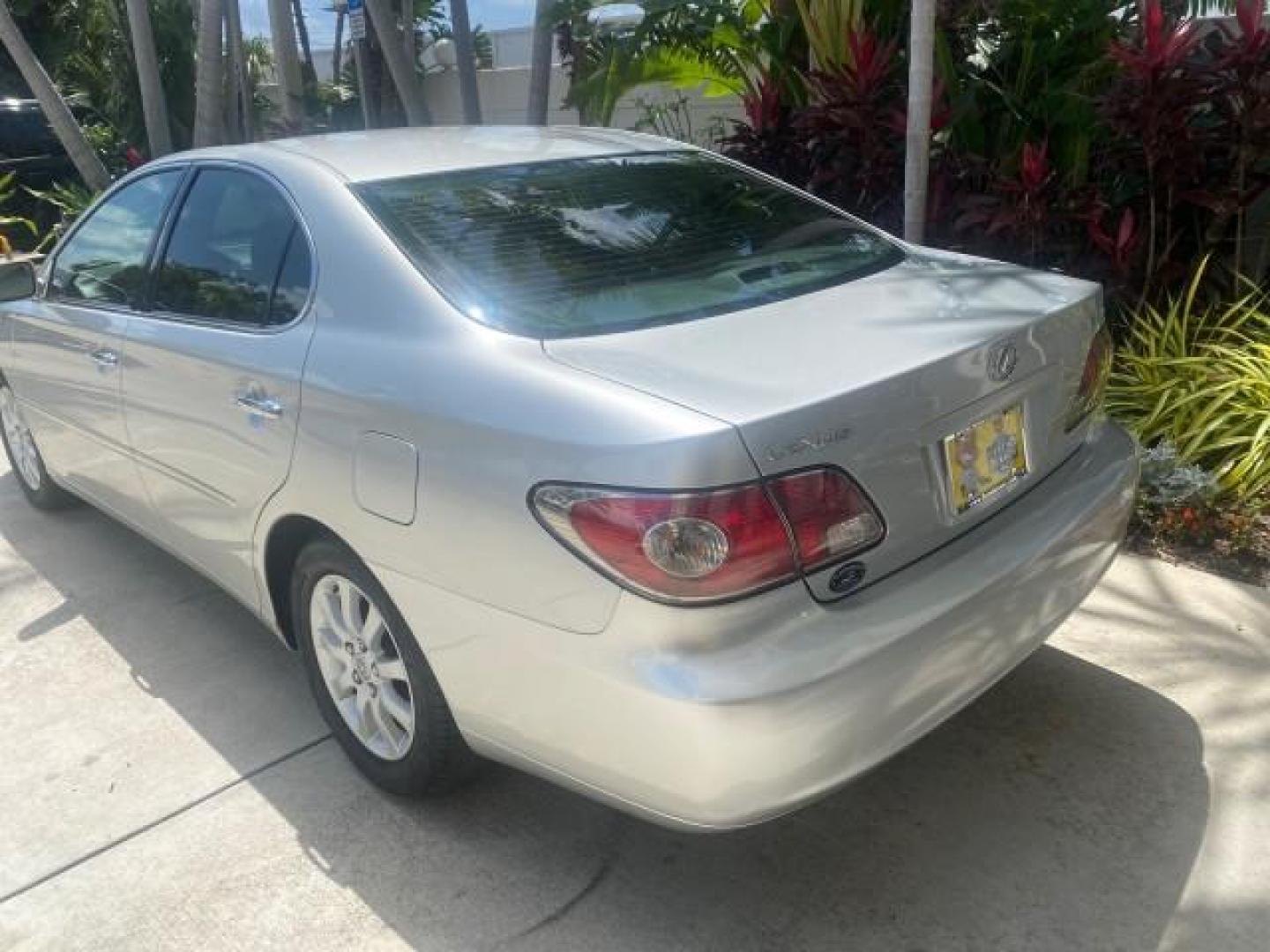 2004 Alabaster Metallic /Light Charcoal Lexus ES 330 1 OWNER FL LOW MILES 51,802 (JTHBA30G240) with an 3.3L DOHC EFI 24-Valve V6 Engine engine, Automatic transmission, located at 4701 North Dixie Hwy, Pompano Beach, FL, 33064, (954) 422-2889, 26.240938, -80.123474 - OUR WEBPAGE FLORIDACARS1.COM HAS OVER 100 PHOTOS AND FREE CARFAX LINK 2004 LEXUS ES 330 VIN: JTHBA30G240002762 J T H B A 3 0 G 2 4 0 0 0 2 7 6 2 SEDAN 4 DR 3.3L V6 F 24V GASOLINE 29 MPG FRONT WHEEL DRIVE Top Features Alloy Wheels Leather Seats Memory Seat(s) Sunroof(s) Basic Features ABS Brakes CD A - Photo#71