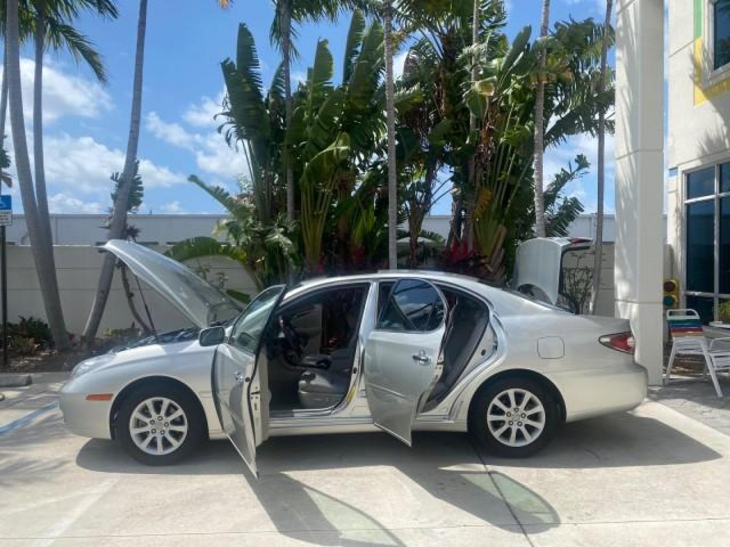 2004 Alabaster Metallic /Light Charcoal Lexus ES 330 1 OWNER FL LOW MILES 51,802 (JTHBA30G240) with an 3.3L DOHC EFI 24-Valve V6 Engine engine, Automatic transmission, located at 4701 North Dixie Hwy, Pompano Beach, FL, 33064, (954) 422-2889, 26.240938, -80.123474 - OUR WEBPAGE FLORIDACARS1.COM HAS OVER 100 PHOTOS AND FREE CARFAX LINK 2004 LEXUS ES 330 VIN: JTHBA30G240002762 J T H B A 3 0 G 2 4 0 0 0 2 7 6 2 SEDAN 4 DR 3.3L V6 F 24V GASOLINE 29 MPG FRONT WHEEL DRIVE Top Features Alloy Wheels Leather Seats Memory Seat(s) Sunroof(s) Basic Features ABS Brakes CD A - Photo#8