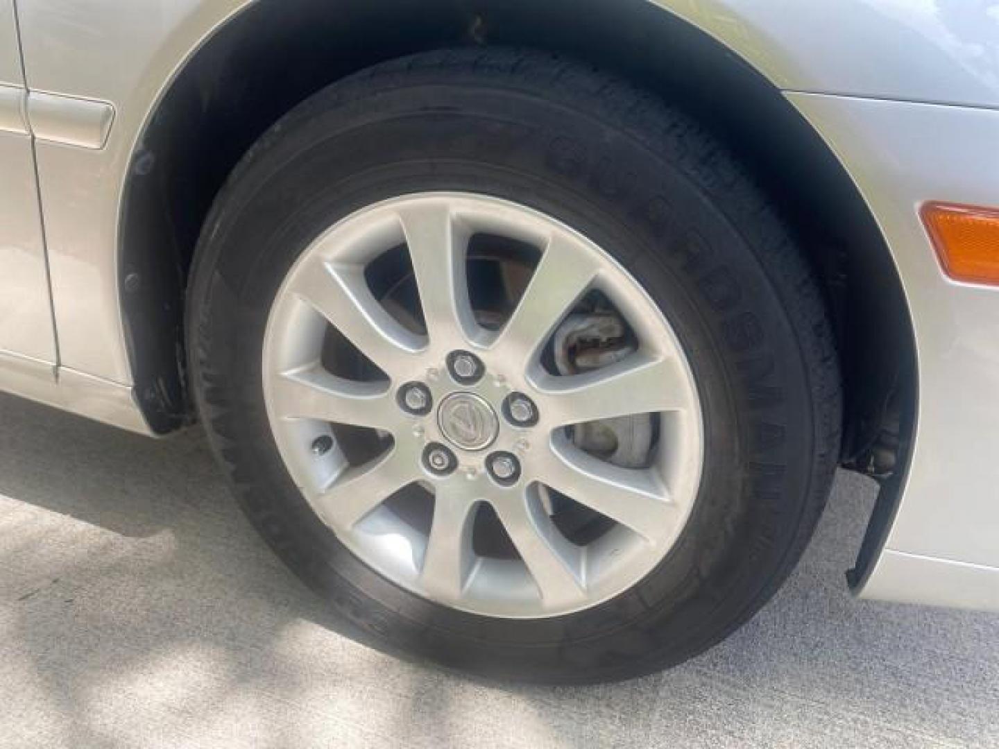 2004 Alabaster Metallic /Light Charcoal Lexus ES 330 1 OWNER FL LOW MILES 51,802 (JTHBA30G240) with an 3.3L DOHC EFI 24-Valve V6 Engine engine, Automatic transmission, located at 4701 North Dixie Hwy, Pompano Beach, FL, 33064, (954) 422-2889, 26.240938, -80.123474 - OUR WEBPAGE FLORIDACARS1.COM HAS OVER 100 PHOTOS AND FREE CARFAX LINK 2004 LEXUS ES 330 VIN: JTHBA30G240002762 J T H B A 3 0 G 2 4 0 0 0 2 7 6 2 SEDAN 4 DR 3.3L V6 F 24V GASOLINE 29 MPG FRONT WHEEL DRIVE Top Features Alloy Wheels Leather Seats Memory Seat(s) Sunroof(s) Basic Features ABS Brakes CD A - Photo#97