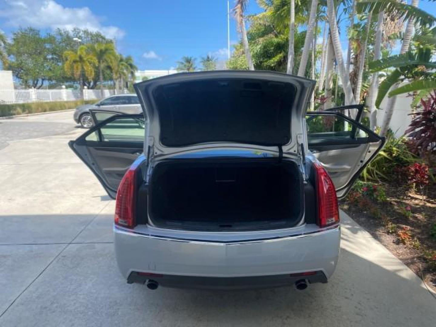 2010 Radiant Silver /Light Titanium/Ebony Cadillac CTS Sedan FLORIDA LOW MILES 50,874 (1G6DA5EG3A0) with an 3.0L V6 SIDI DOHC VVT Engine engine, Automatic transmission, located at 4701 North Dixie Hwy, Pompano Beach, FL, 33064, (954) 422-2889, 26.240938, -80.123474 - OUR WEBPAGE FLORIDACARS1.COM HAS OVER 100 PHOTOS AND FREE CARFAX LINK 2010 CADILLAC CTS 3.0L V6 VIN: 1G6DA5EG3A0134555 1 G 6 D A 5 E G 3 A 0 1 3 4 5 5 5 SEDAN 4 DR 3.0L V6 F DOHC 24V GASOLINE REAR WHEEL DRIVE Top Features Alloy Wheels Basic Features ABS Brakes Overhead Airbags Power Windows Smart Ke - Photo#14