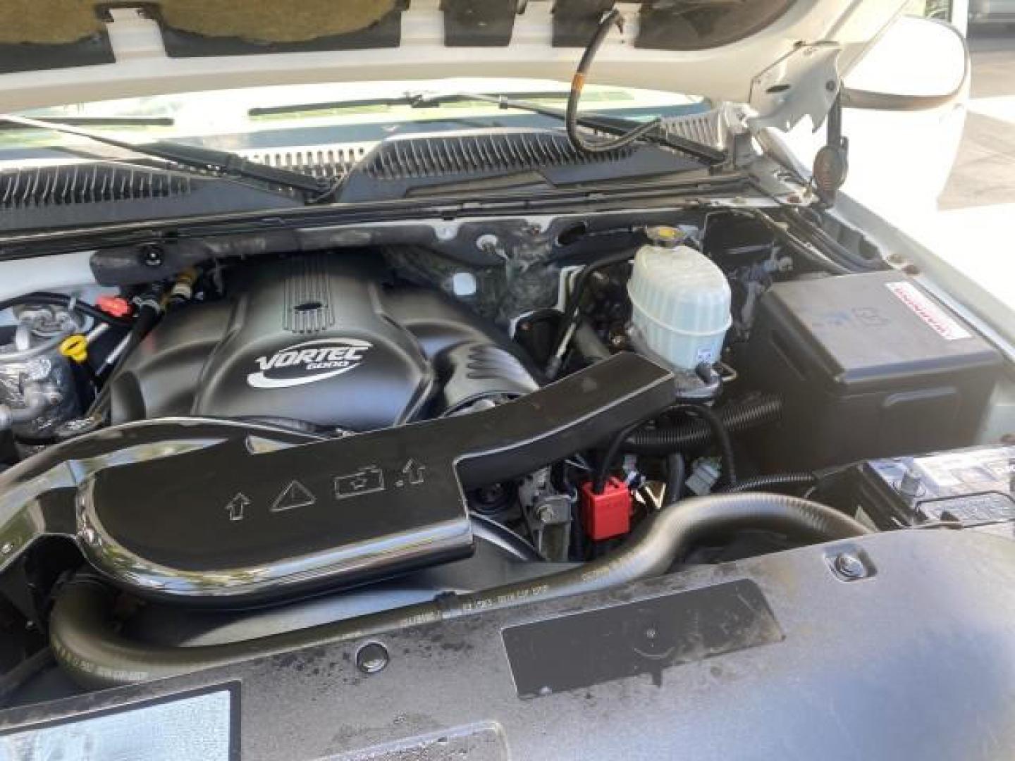 2003 Summit White /Sandstone GMC Yukon Denali 4WD 1 OWNER LOW MILES 65,248 (1GKEK63U03J) with an 6.0L Vortec 6000 V8 SFI Engine engine, Automatic transmission, located at 4701 North Dixie Hwy, Pompano Beach, FL, 33064, (954) 422-2889, 26.240938, -80.123474 - OUR WEBPAGE FLORIDACARS1.COM HAS OVER 100 PHOTOS AND FREE CARFAX LINK 2003 GMC YUKON DENALI 4WD $ 53,090 NEW! VIN: 1GKEK63U03J327650 1 G K E K 6 3 U 0 3 J 3 2 7 6 5 0 4 DOOR WAGON/SPORT UTILITY 6.0L V8 F GASOLINE ALL WHEEL DRIVE Top Features 4WD/AWD Rear Air Conditioning Alloy Wheels Rear Entertainm - Photo#17