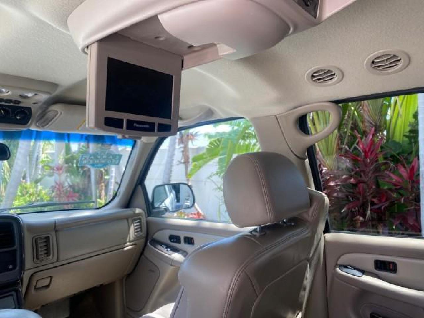 2003 Summit White /Sandstone GMC Yukon Denali 4WD 1 OWNER LOW MILES 65,248 (1GKEK63U03J) with an 6.0L Vortec 6000 V8 SFI Engine engine, Automatic transmission, located at 4701 North Dixie Hwy, Pompano Beach, FL, 33064, (954) 422-2889, 26.240938, -80.123474 - OUR WEBPAGE FLORIDACARS1.COM HAS OVER 100 PHOTOS AND FREE CARFAX LINK 2003 GMC YUKON DENALI 4WD $ 53,090 NEW! VIN: 1GKEK63U03J327650 1 G K E K 6 3 U 0 3 J 3 2 7 6 5 0 4 DOOR WAGON/SPORT UTILITY 6.0L V8 F GASOLINE ALL WHEEL DRIVE Top Features 4WD/AWD Rear Air Conditioning Alloy Wheels Rear Entertainm - Photo#74