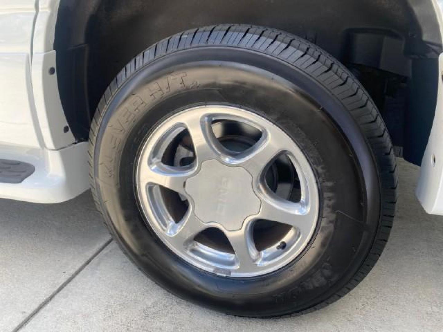 2003 Summit White /Sandstone GMC Yukon Denali 4WD 1 OWNER LOW MILES 65,248 (1GKEK63U03J) with an 6.0L Vortec 6000 V8 SFI Engine engine, Automatic transmission, located at 4701 North Dixie Hwy, Pompano Beach, FL, 33064, (954) 422-2889, 26.240938, -80.123474 - OUR WEBPAGE FLORIDACARS1.COM HAS OVER 100 PHOTOS AND FREE CARFAX LINK 2003 GMC YUKON DENALI 4WD $ 53,090 NEW! VIN: 1GKEK63U03J327650 1 G K E K 6 3 U 0 3 J 3 2 7 6 5 0 4 DOOR WAGON/SPORT UTILITY 6.0L V8 F GASOLINE ALL WHEEL DRIVE Top Features 4WD/AWD Rear Air Conditioning Alloy Wheels Rear Entertainm - Photo#75