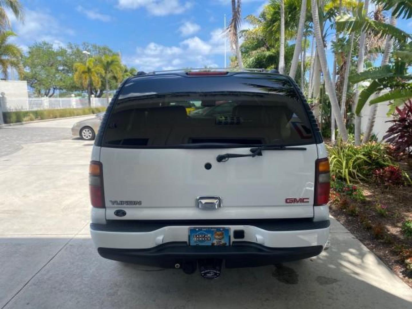 2003 Summit White /Sandstone GMC Yukon Denali 4WD 1 OWNER LOW MILES 65,248 (1GKEK63U03J) with an 6.0L Vortec 6000 V8 SFI Engine engine, Automatic transmission, located at 4701 North Dixie Hwy, Pompano Beach, FL, 33064, (954) 422-2889, 26.240938, -80.123474 - OUR WEBPAGE FLORIDACARS1.COM HAS OVER 100 PHOTOS AND FREE CARFAX LINK 2003 GMC YUKON DENALI 4WD $ 53,090 NEW! VIN: 1GKEK63U03J327650 1 G K E K 6 3 U 0 3 J 3 2 7 6 5 0 4 DOOR WAGON/SPORT UTILITY 6.0L V8 F GASOLINE ALL WHEEL DRIVE Top Features 4WD/AWD Rear Air Conditioning Alloy Wheels Rear Entertainm - Photo#80